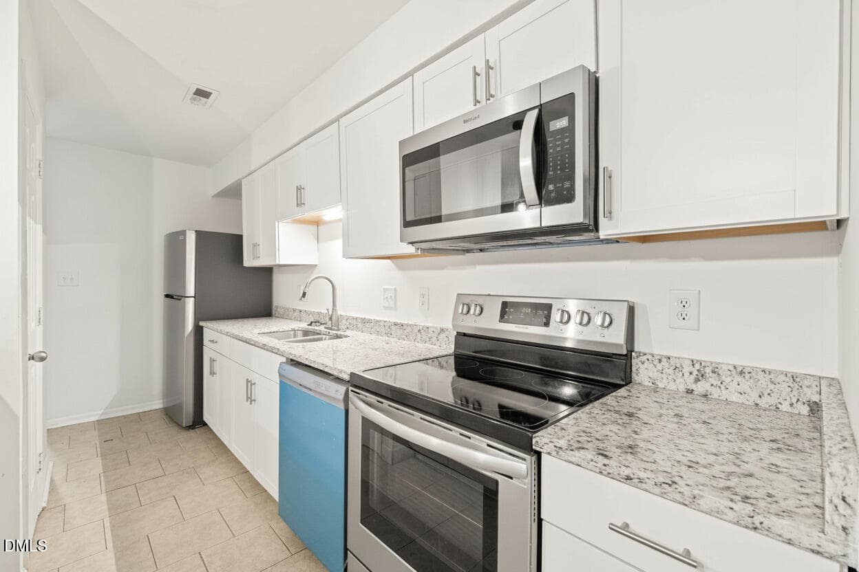 Kitchen (3) - 1300 Park Glen Drive 102, Raleigh, NC 27610, Raleigh