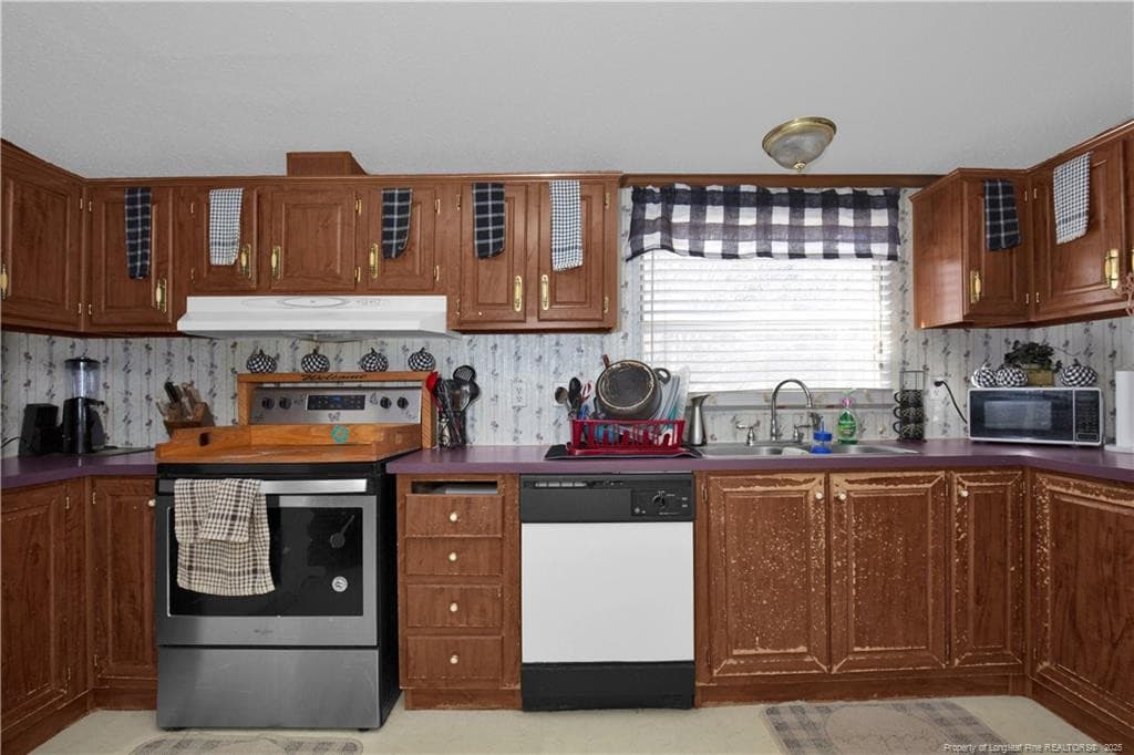 Photo 11 - 5065 Tobacco Road, Orrum, NC 28369