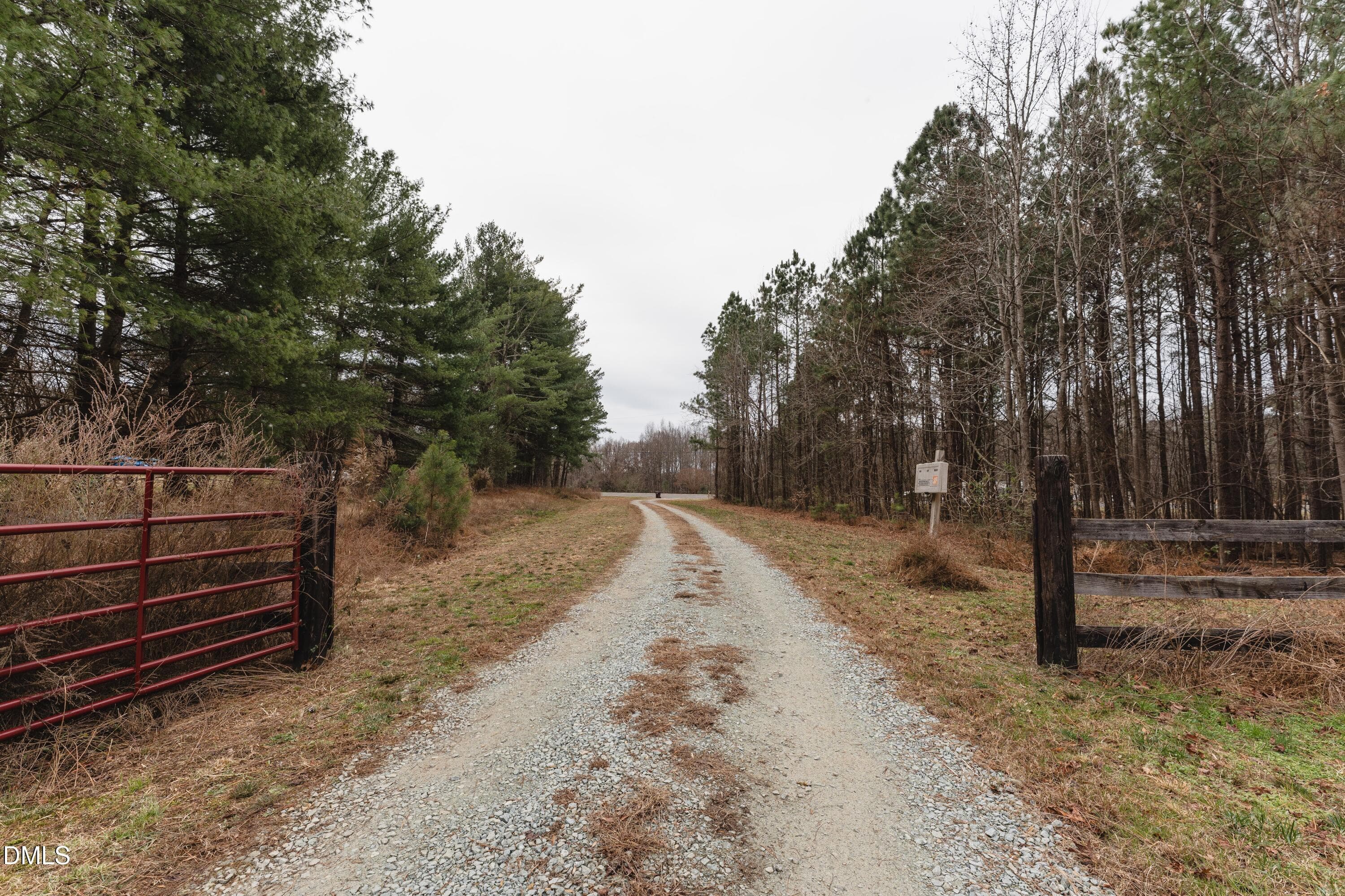 DSC06426 - 1519 Oxford Road, Roxboro, NC 27573