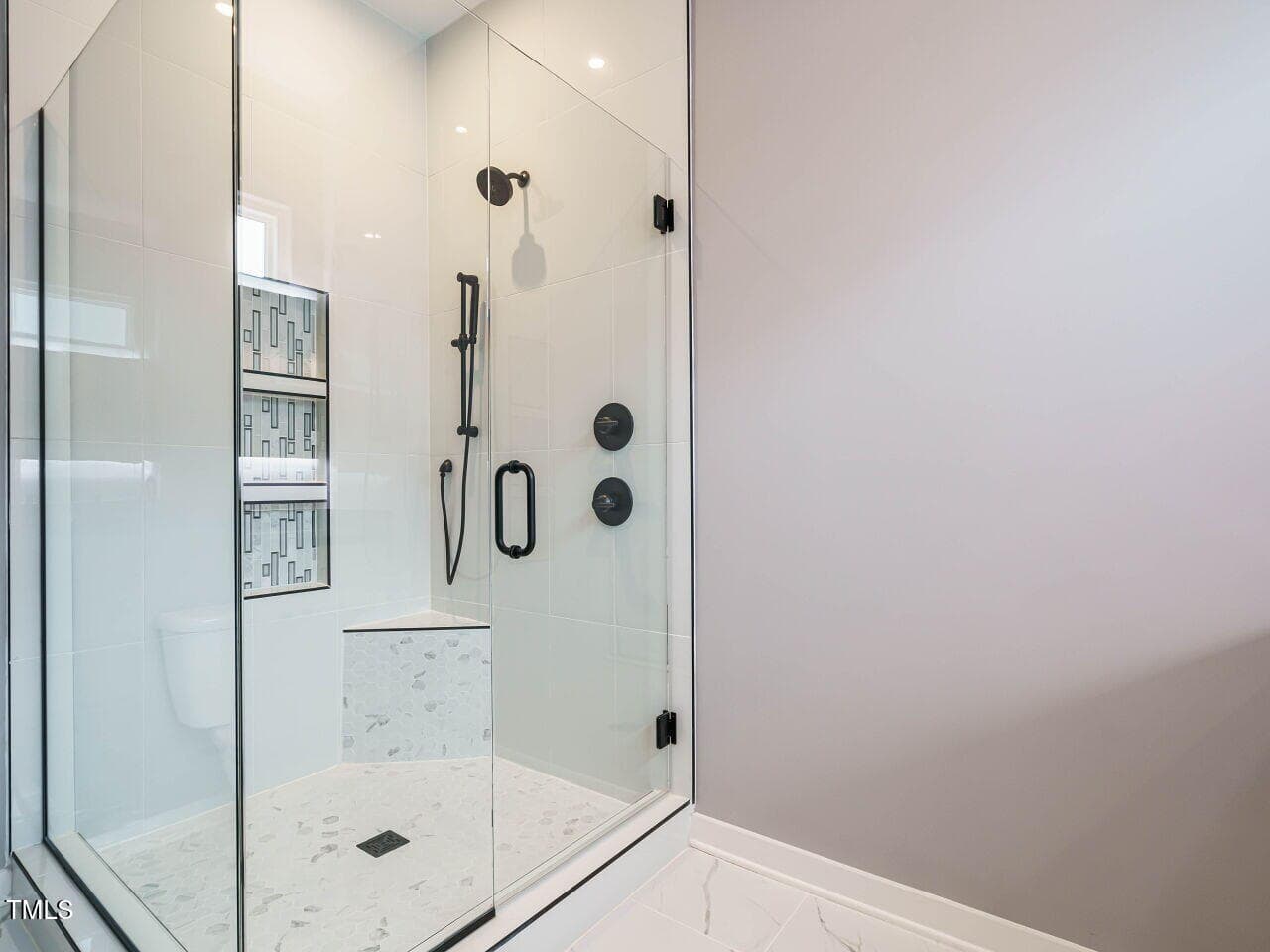 024-1280x960-bathroom - 1525 Havenmont Court, Raleigh, NC 27608, Raleigh
