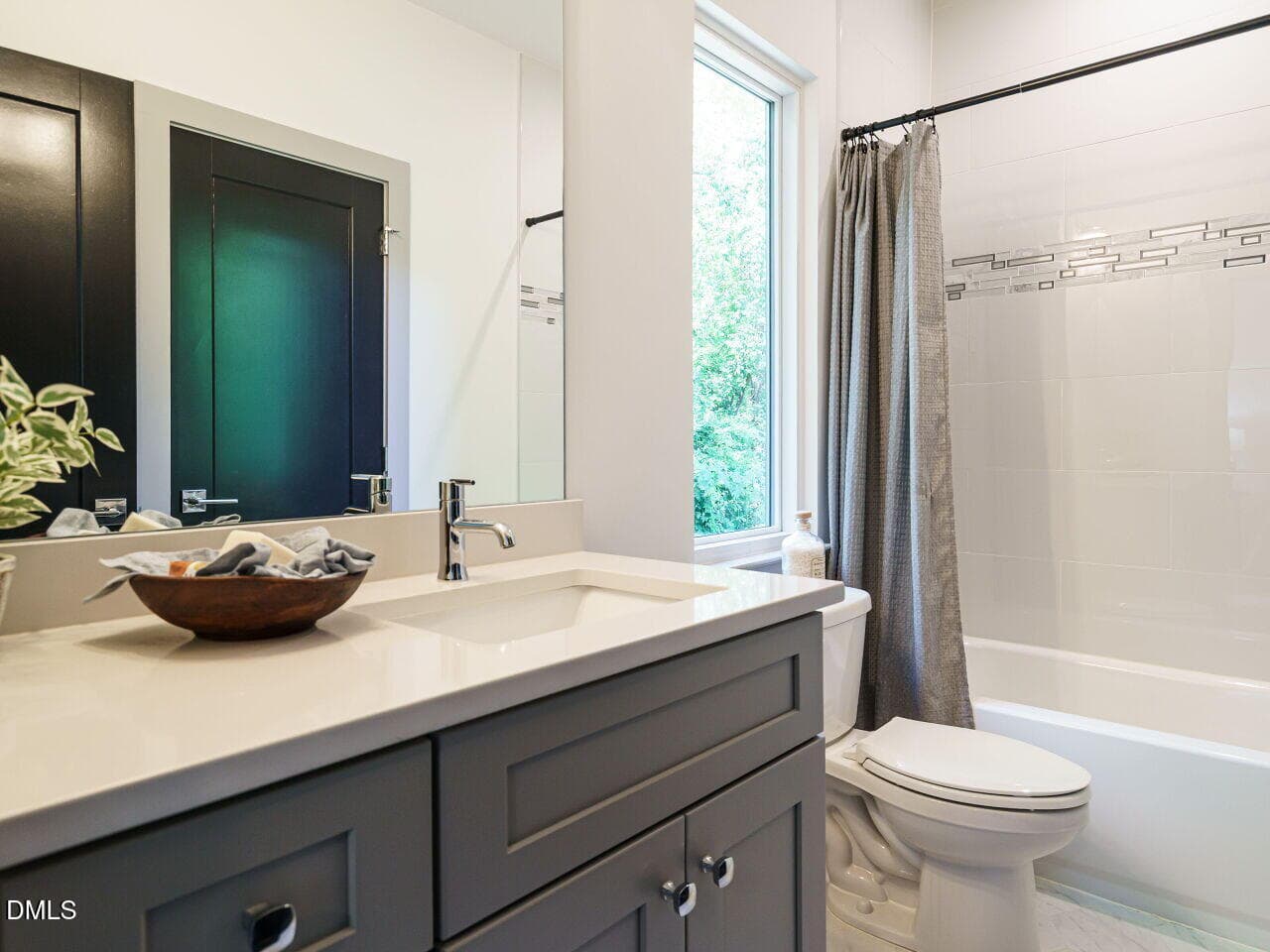 010-1280x960-bathroom - 1527 Havenmont Court, Raleigh, NC 27608, Raleigh