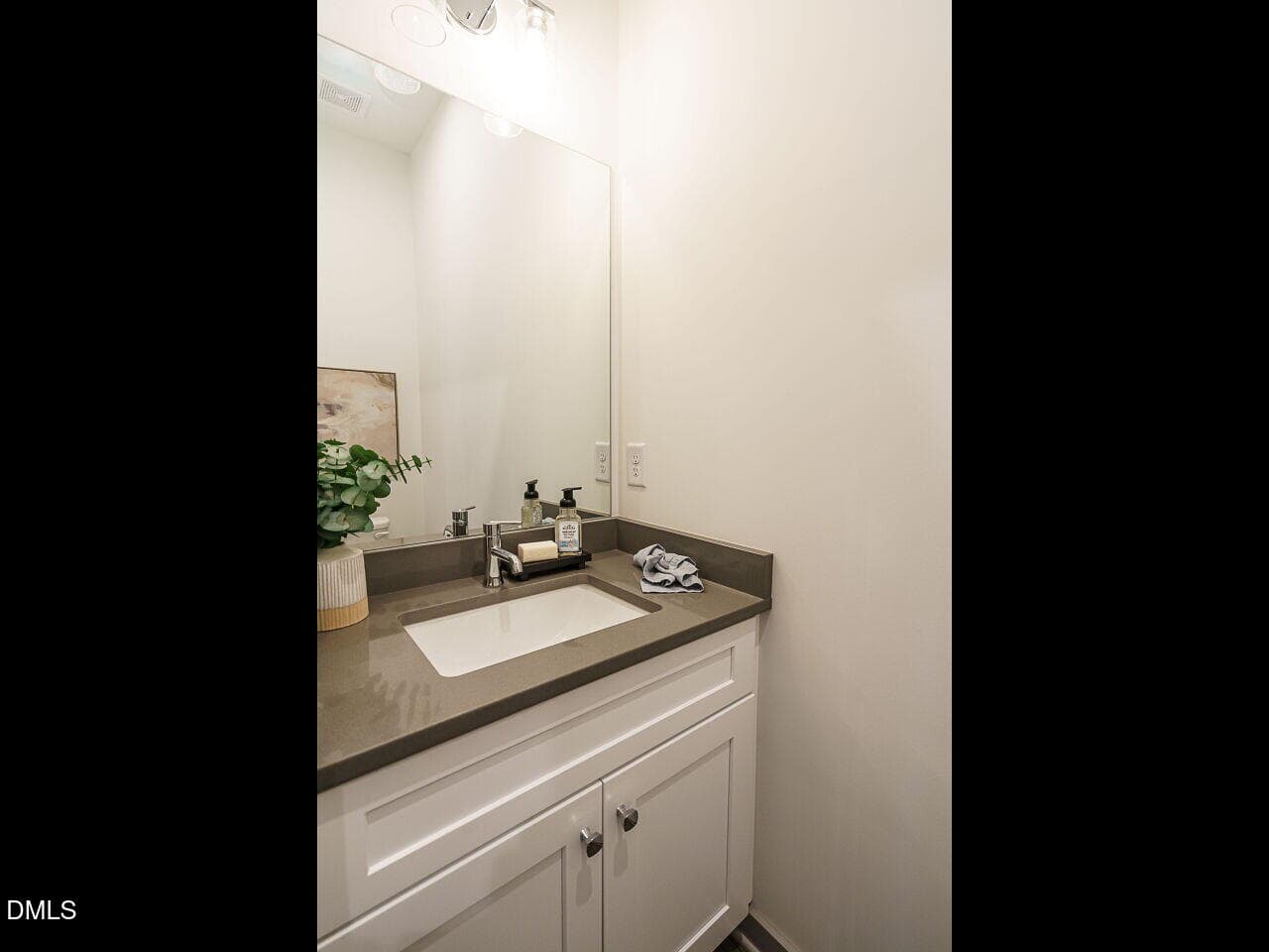 029-1280x960-photo - 1527 Havenmont Court, Raleigh, NC 27608, Raleigh
