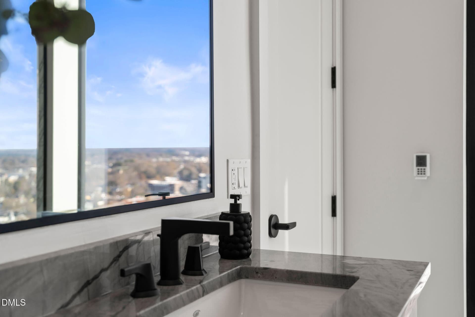 42-web-or-mls-untitled-18 - 115 Morris Street 2205, Durham, NC 27701