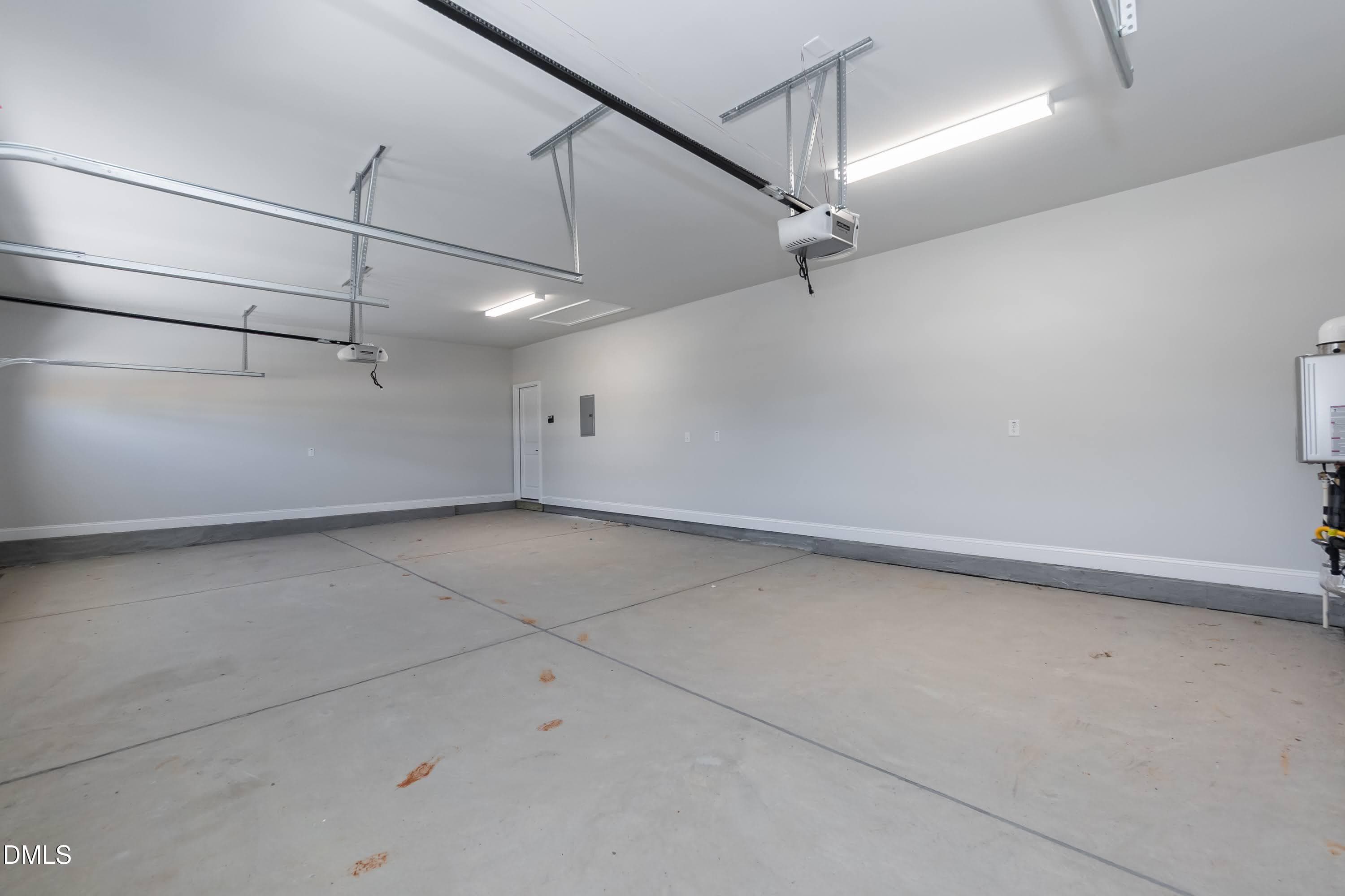 Garage 01 - 49 Galway Road, Lillington, NC 27546