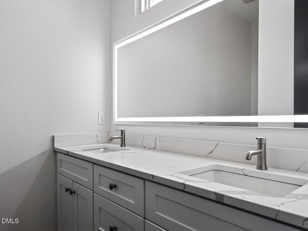 023-1280x960-bathroom - 1521 Sunrise Avenue, Raleigh, NC 27608, Raleigh