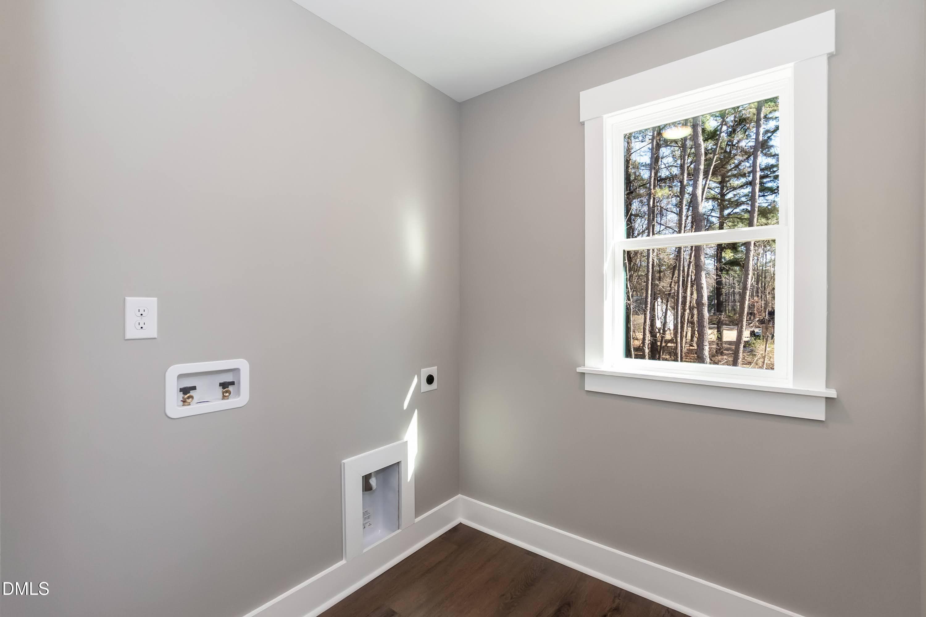 Laundry 01 - 104 Buffalo Drive, Louisburg, NC 27549, Louisburg