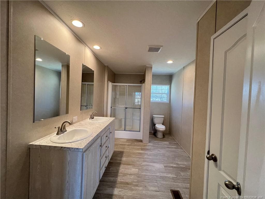 Primary Bathroom - 801 Horseshoe Road, Autryville, NC 28318