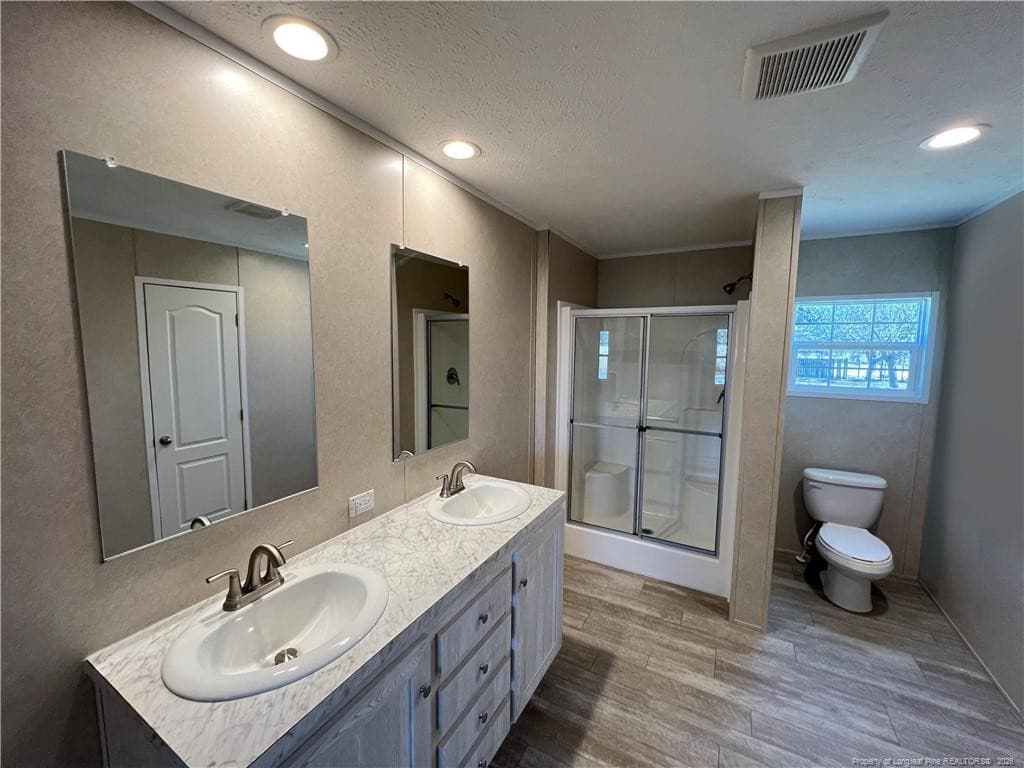Primary Bathroom - 801 Horseshoe Road, Autryville, NC 28318