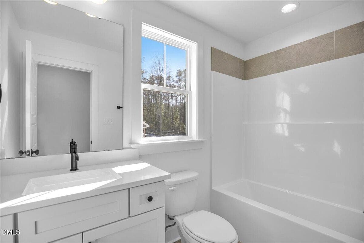 Full Upstairs bath - 12885 Mallard Rock Drive, Zebulon, NC 27597, Zebulon