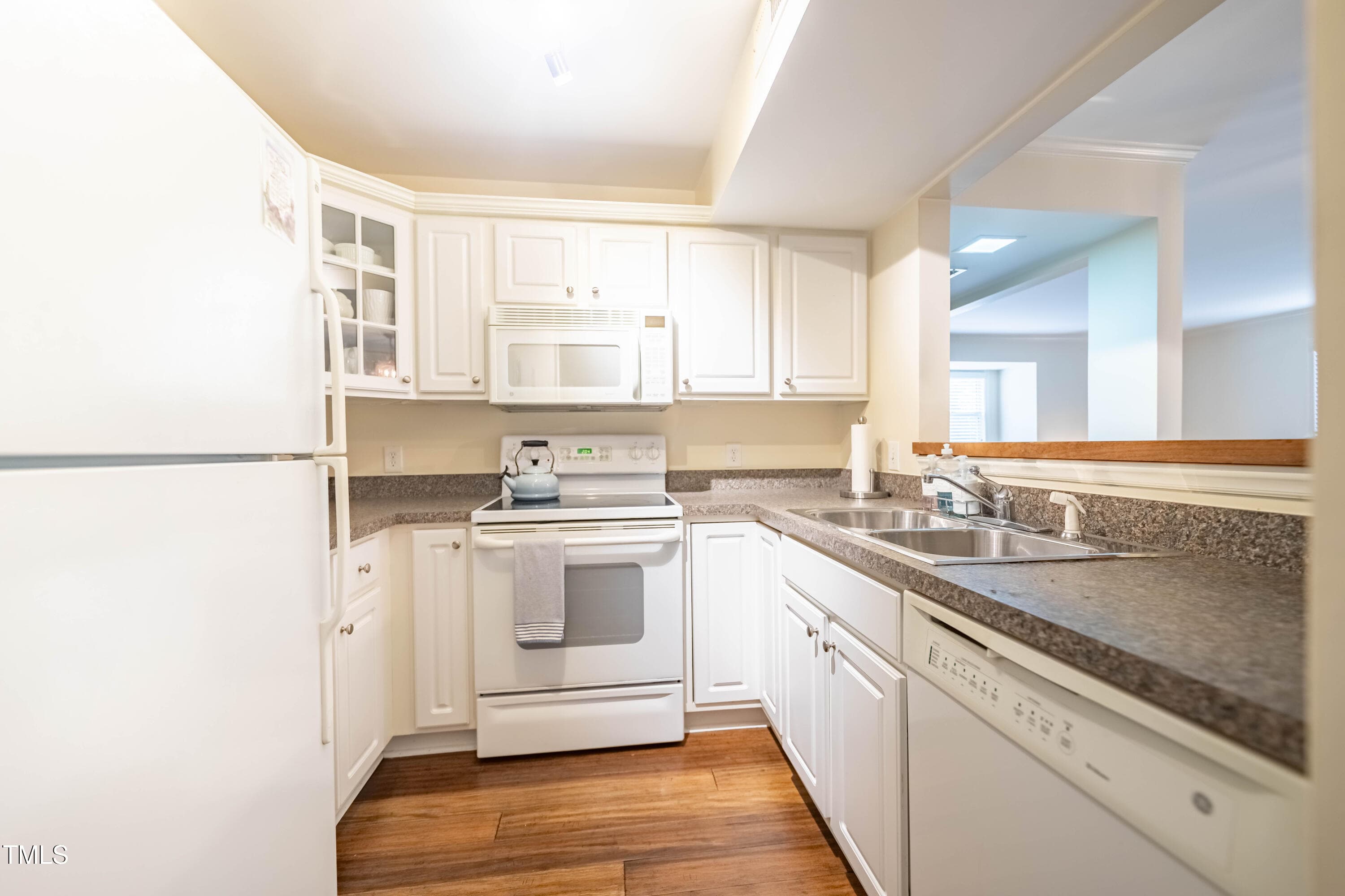 2E6A6230-HDR - 1211 Westview Lane 201, Raleigh, NC 27605, Raleigh