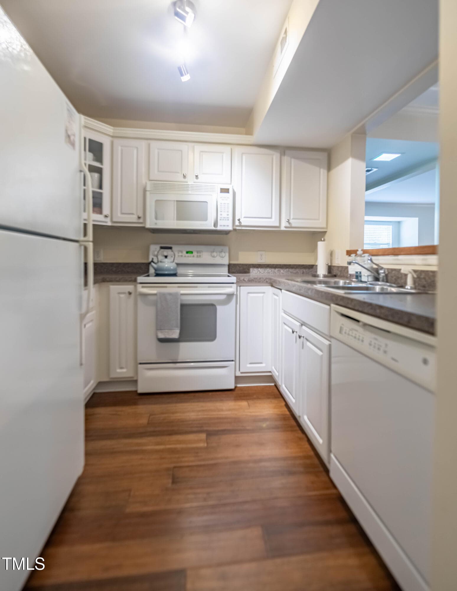2E6A6235-HDR - 1211 Westview Lane 201, Raleigh, NC 27605, Raleigh