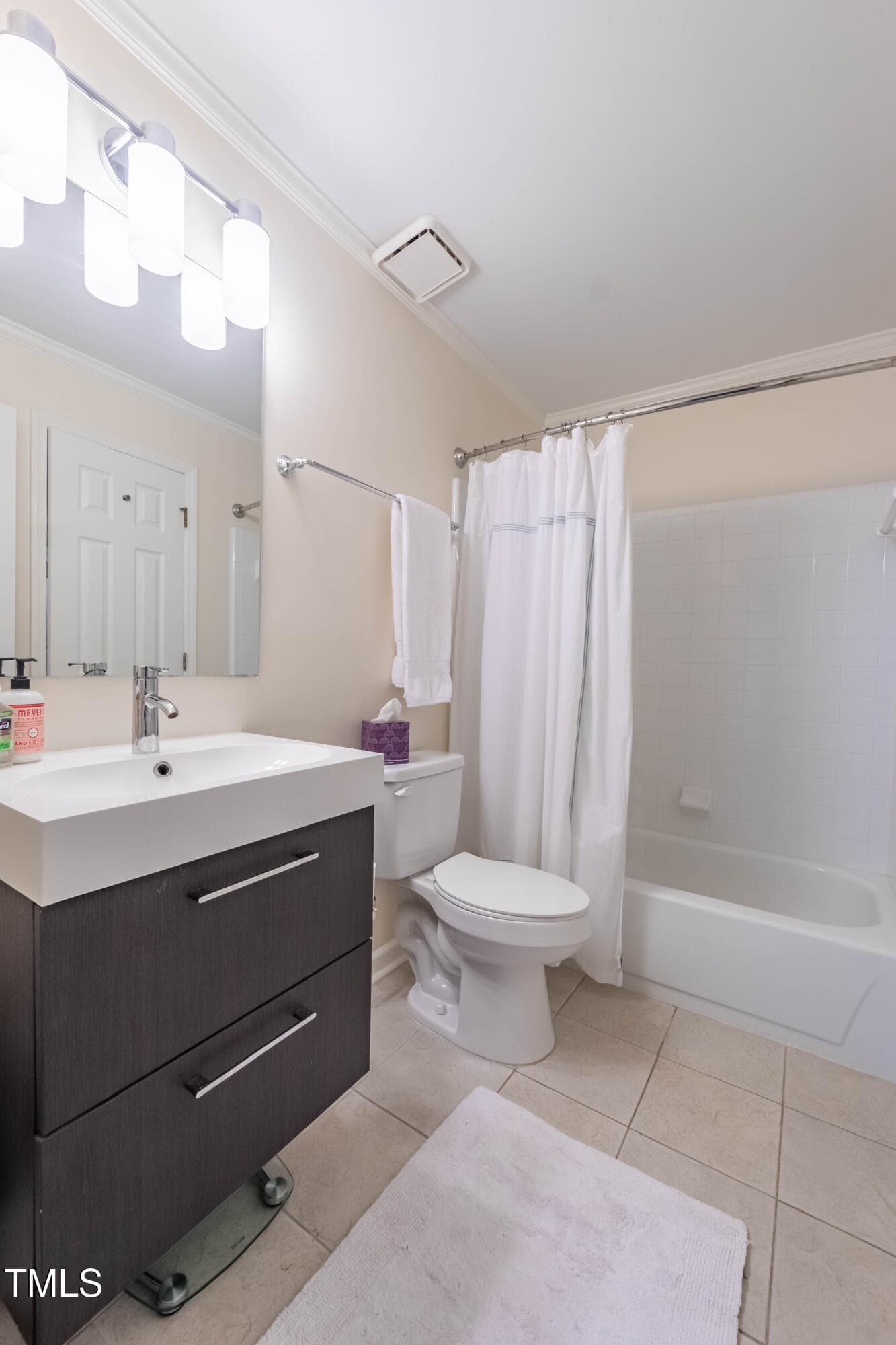 2E6A6275-HDR - 1211 Westview Lane 201, Raleigh, NC 27605, Raleigh