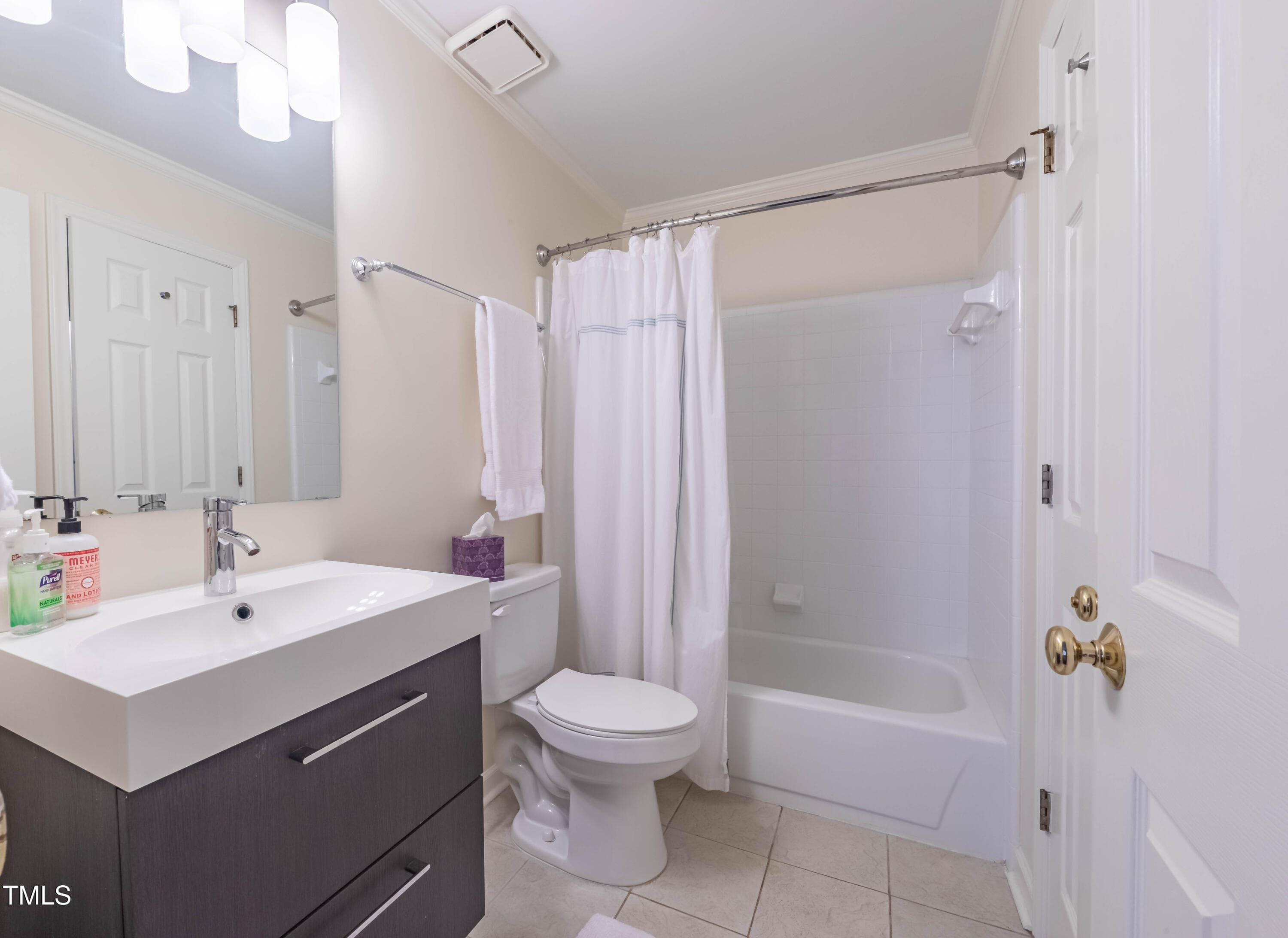 2E6A6280-HDR - 1211 Westview Lane 201, Raleigh, NC 27605, Raleigh