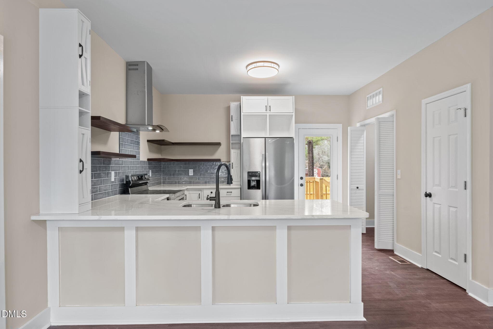 Quart Counters - 147 Creek Bend Drive, Vass, NC 28394