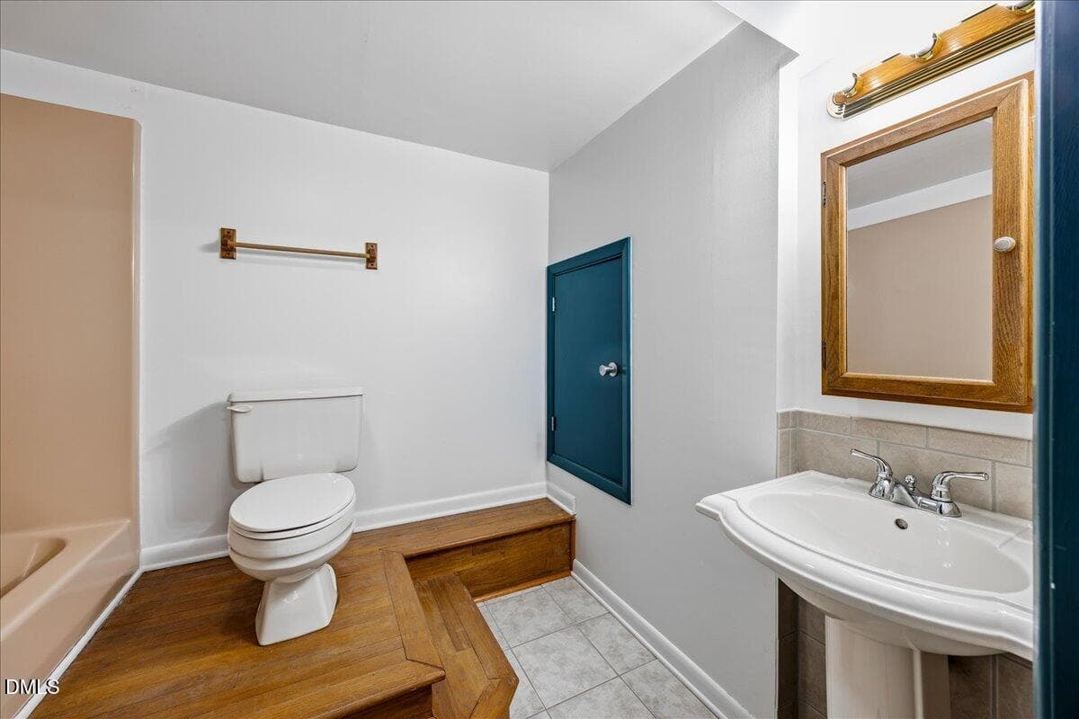 33-2A1A4855 - 5004 Cardinal Circle, Sanford, NC 27332
