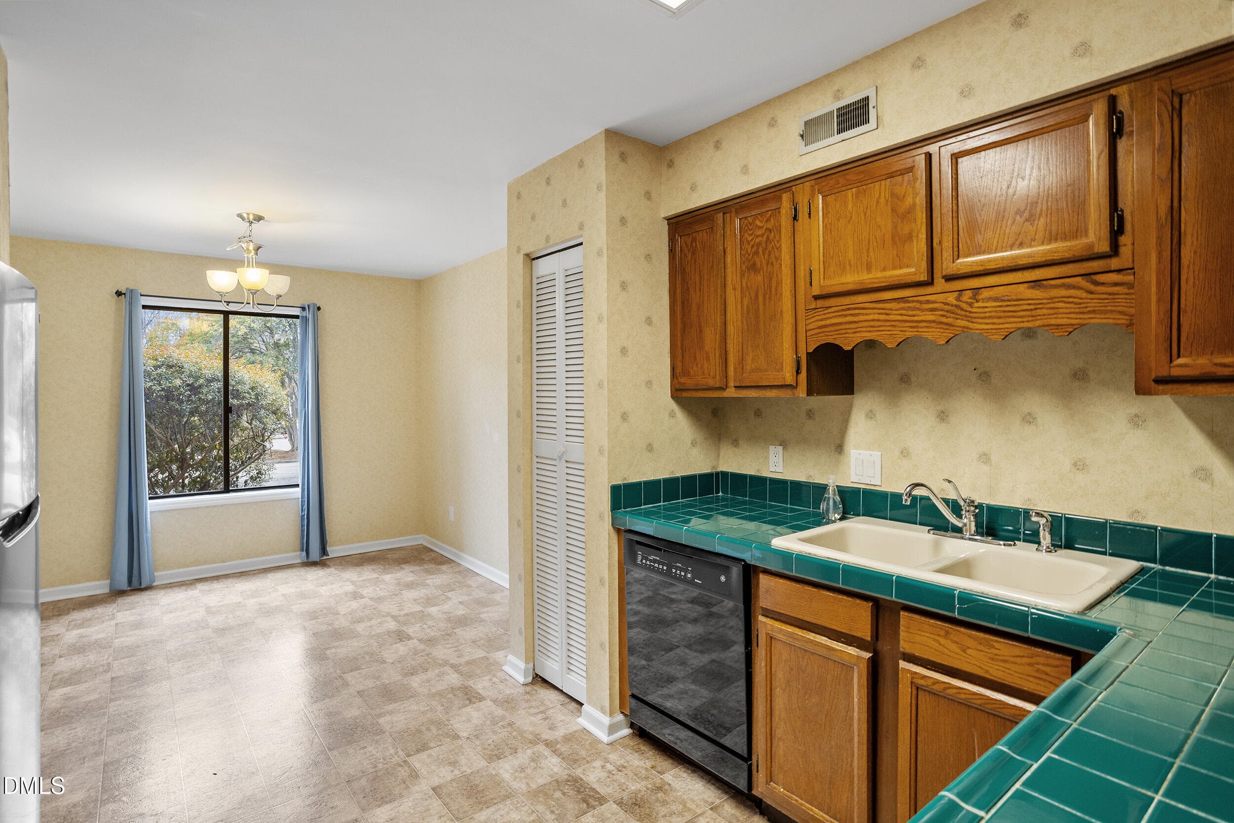 17-4101 Five Oaks Dr 38 [2814288]_17 - 4101 Five Oaks Drive Unit 38, Durham, NC 27707, Durham