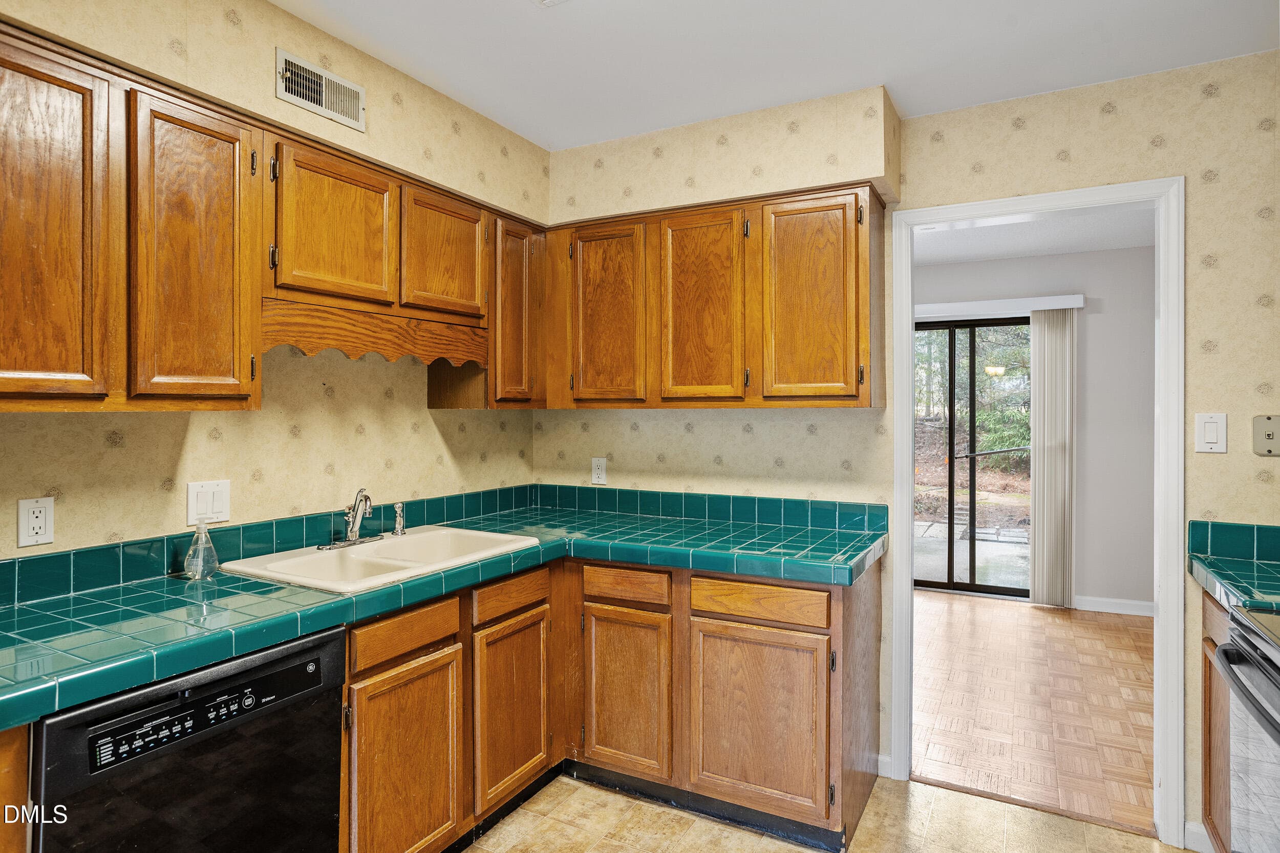 18-4101 Five Oaks Dr 38 [2814288]_18 - 4101 Five Oaks Drive Unit 38, Durham, NC 27707, Durham