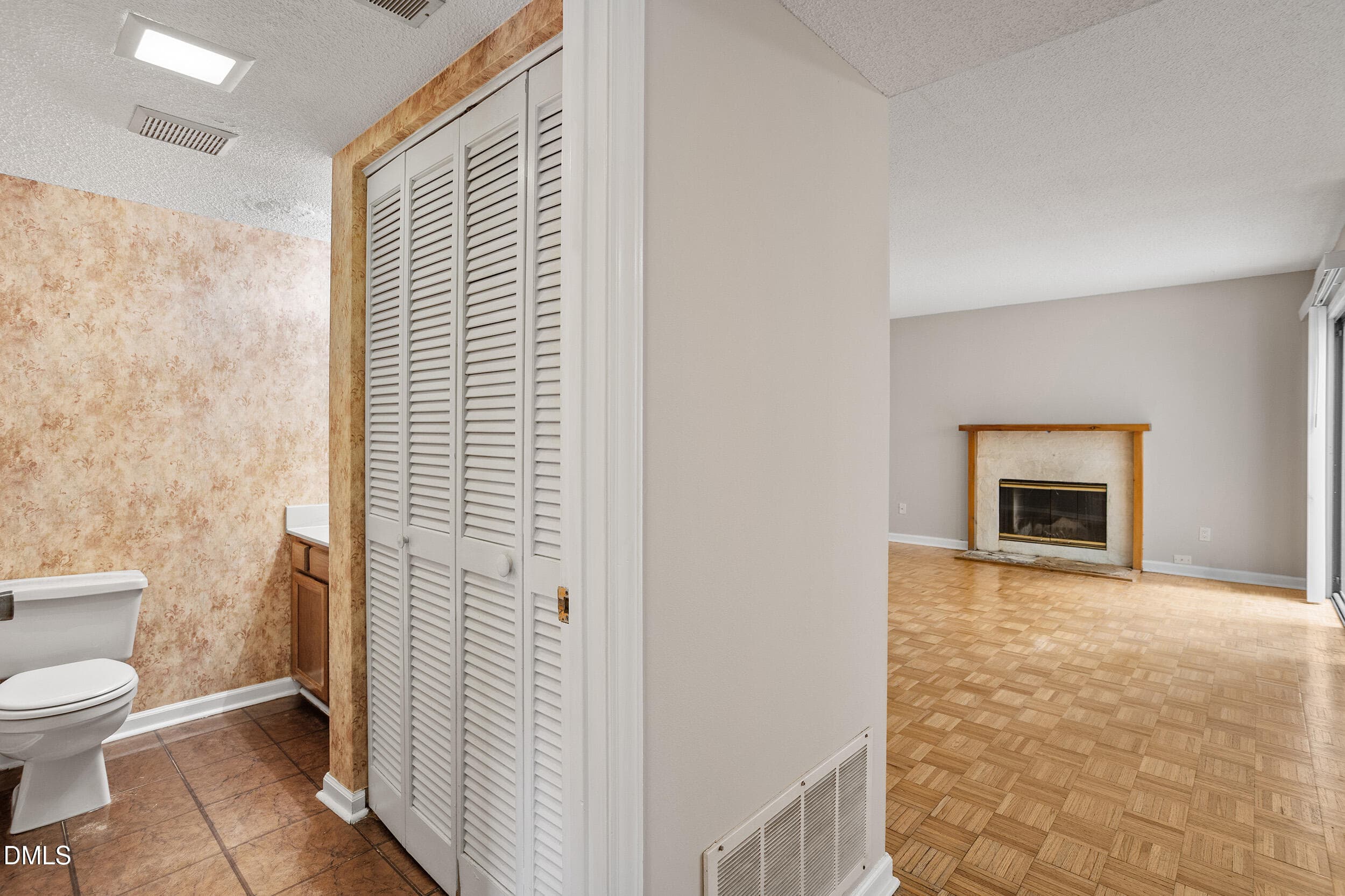 25-4101 Five Oaks Dr 38 [2814288]_25 - 4101 Five Oaks Drive Unit 38, Durham, NC 27707, Durham