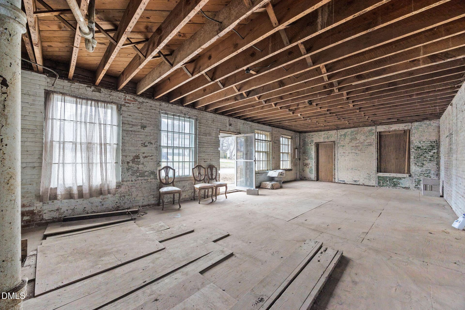 19-web-or-mls-IMG_4829 - Mixed Use, Oxford