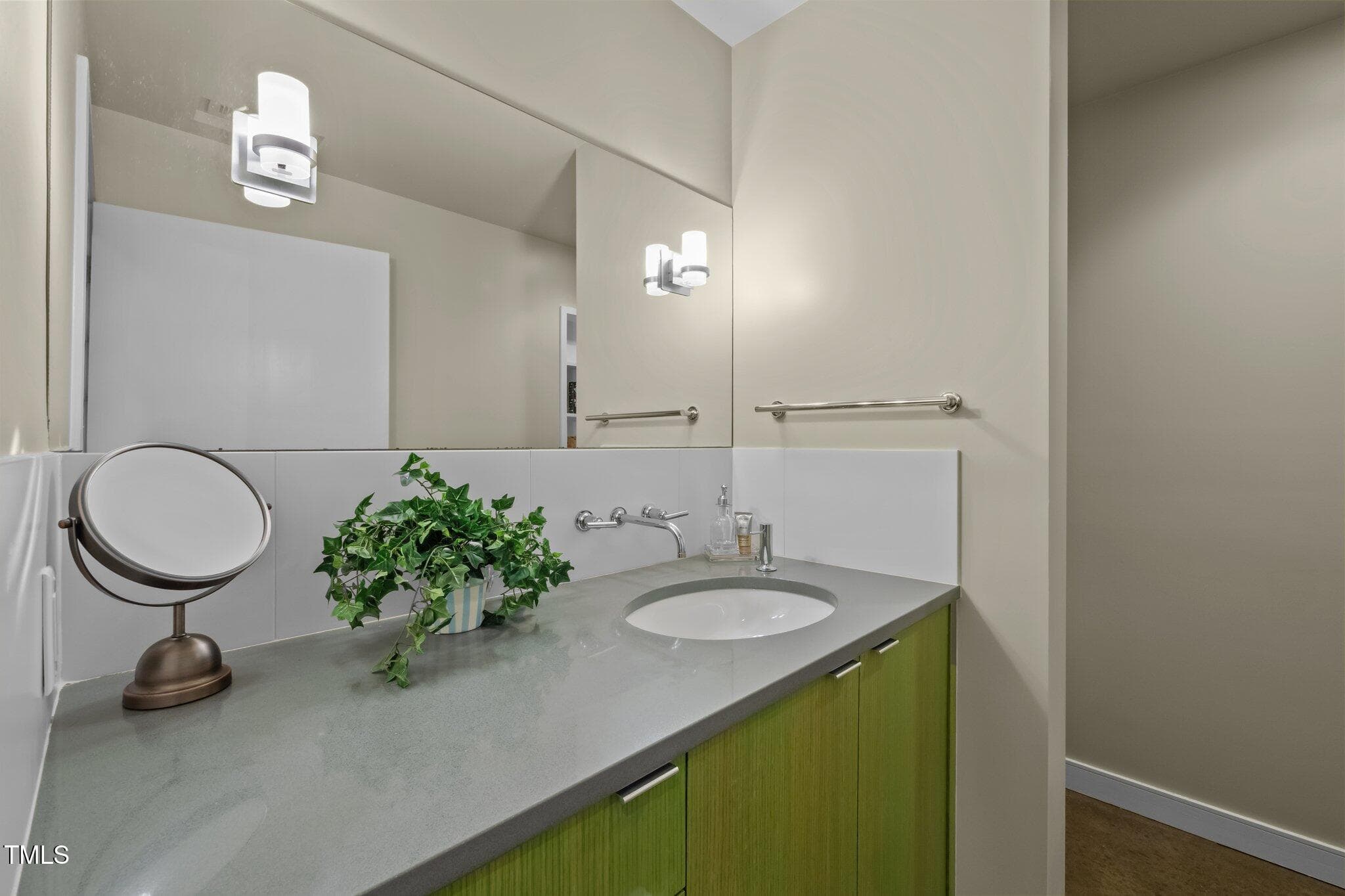 JACK-N-JILL BATH - 343 Lakewood Pointe Drive, Roxboro, NC 27574
