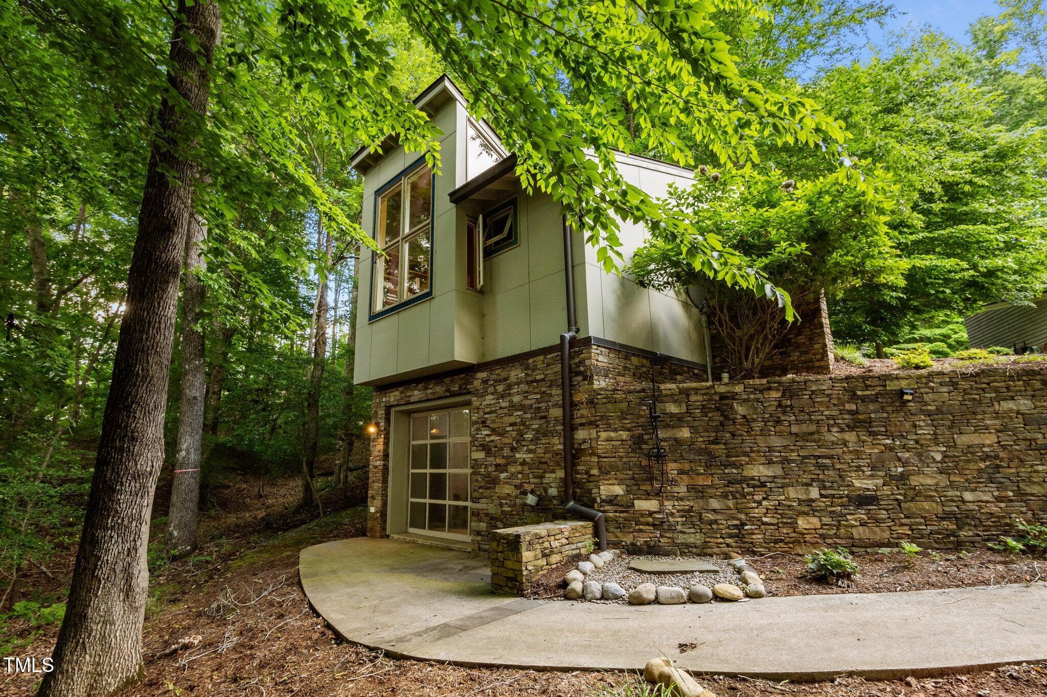 GUEST HOUSE - 343 Lakewood Pointe Drive, Roxboro, NC 27574
