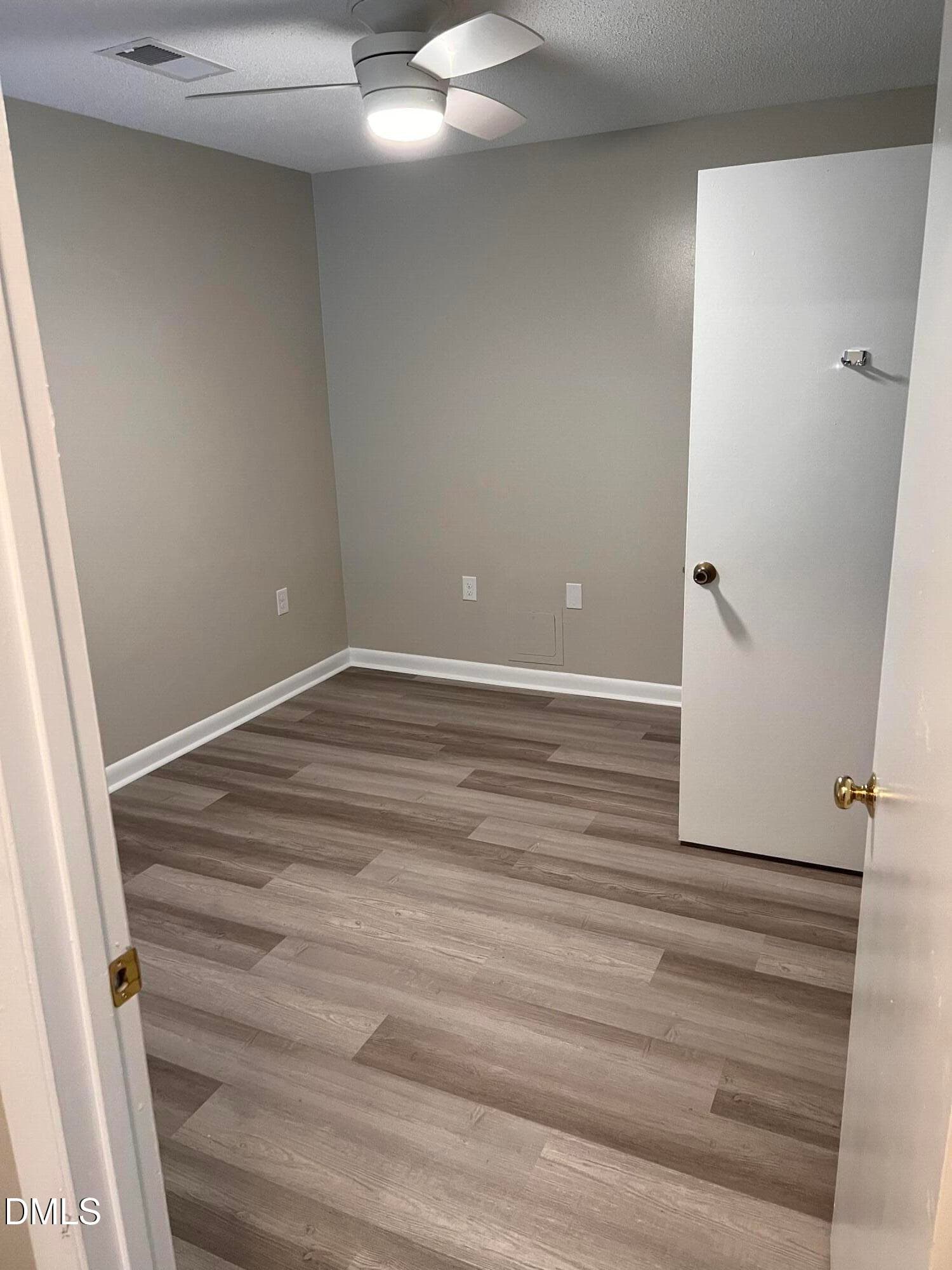 bedroom - 1431 Collegiate Circle 101, Raleigh, NC 27606, Raleigh