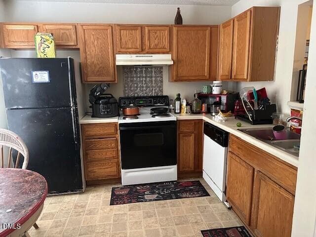 Kitchen - 4801 Tanglewood Oaks Street, Raleigh, NC 27610, Raleigh