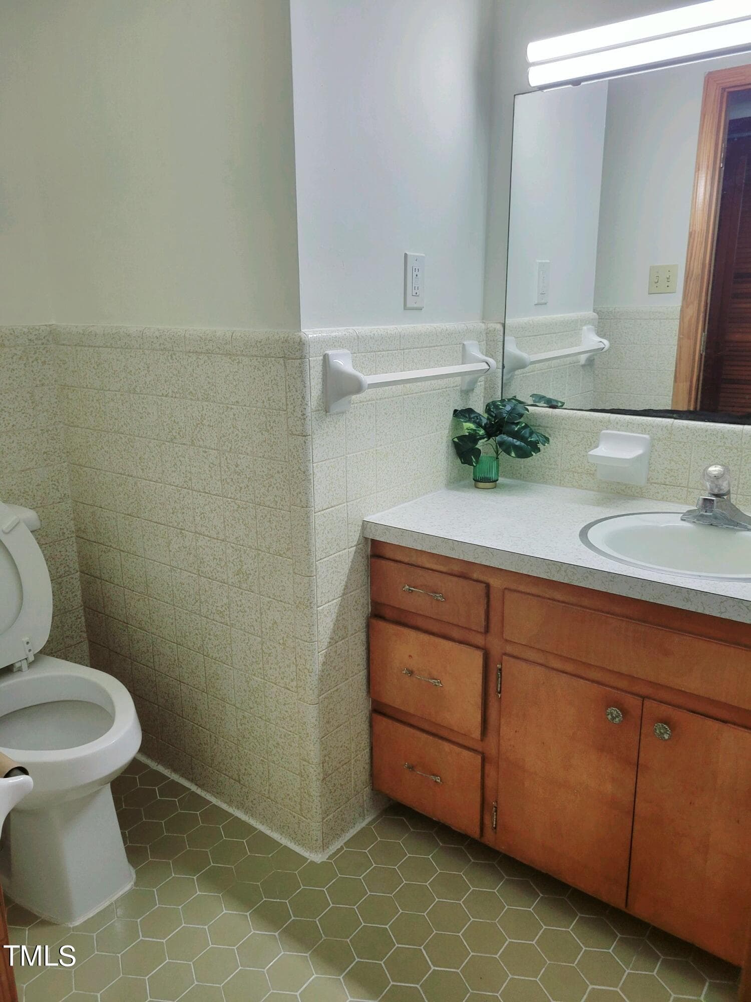 Hall Bath- - 323 Ranch Farm Road, Raleigh, NC 27603, Raleigh