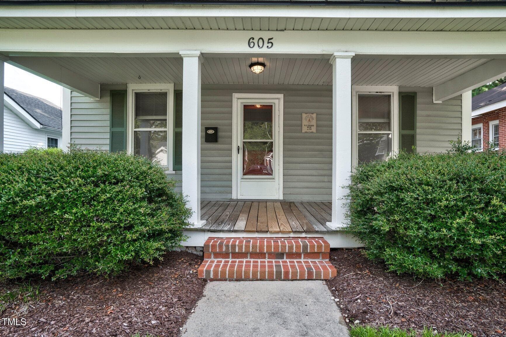 Front Porch - 605 Saint David Street, Tarboro, NC 27886