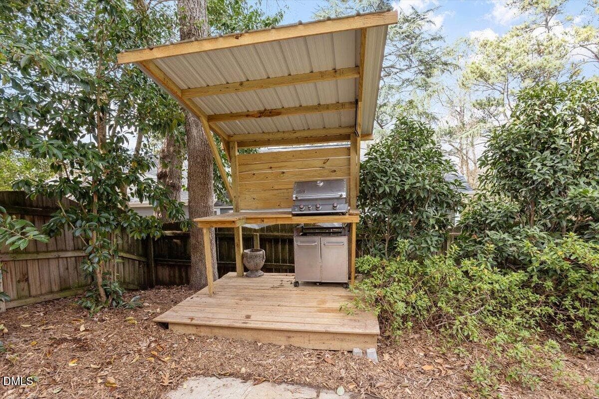 10-2718 Peachtree St [2818545]_10 - 2718 Peachtree Street, Raleigh, NC 27608, Raleigh