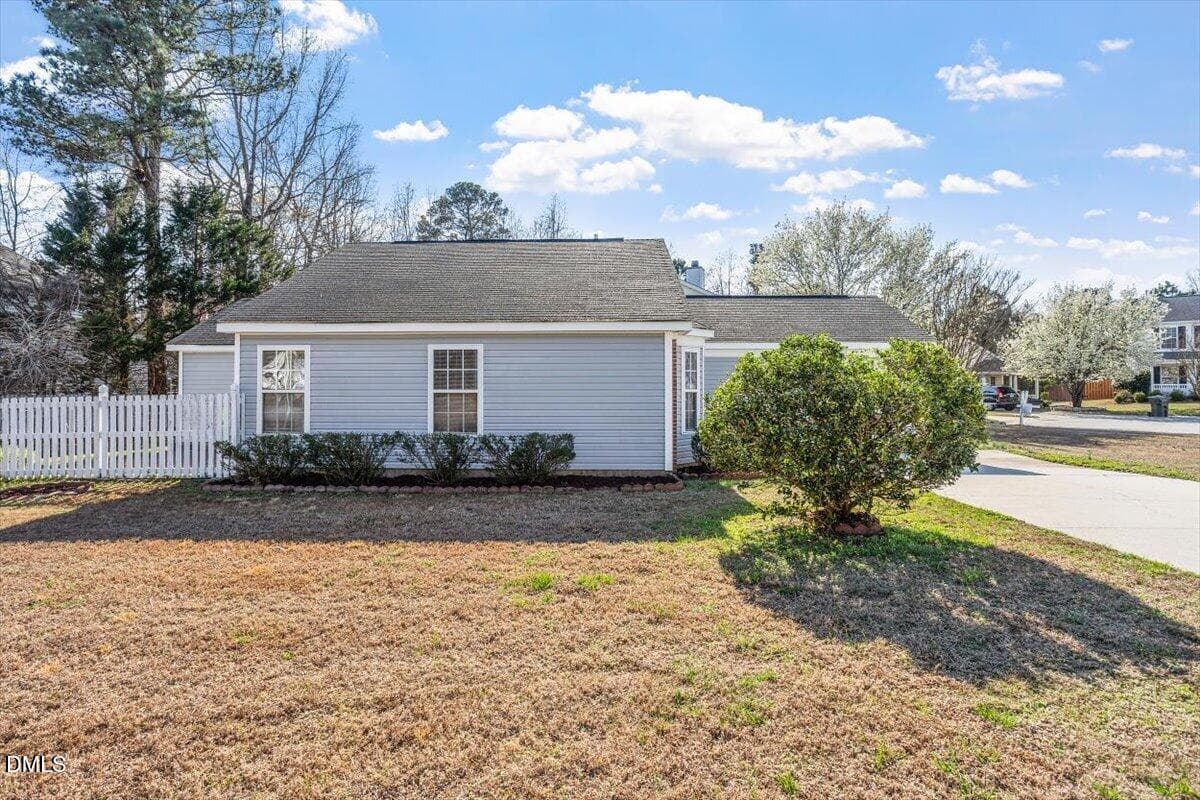 02-5212 Marthonna Way [2859595]_02 - 5212 Marthonna Way, Raleigh, NC 27616, Raleigh