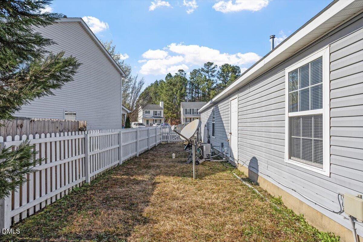 09-5212 Marthonna Way [2859595]_09 - 5212 Marthonna Way, Raleigh, NC 27616, Raleigh