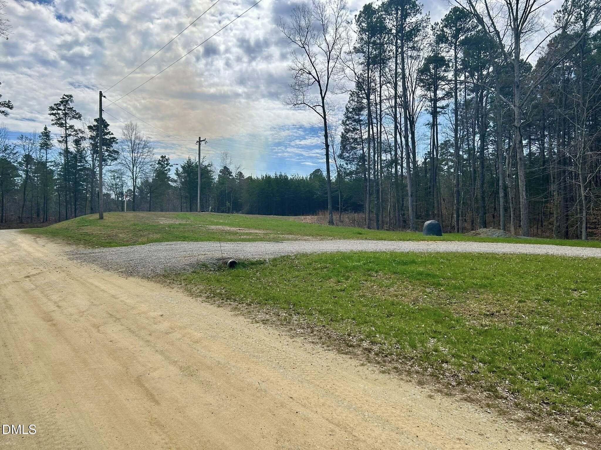651186392_3347962715381396_3474782142051 - 61 Ridgeview Road, Leasburg, NC 27291