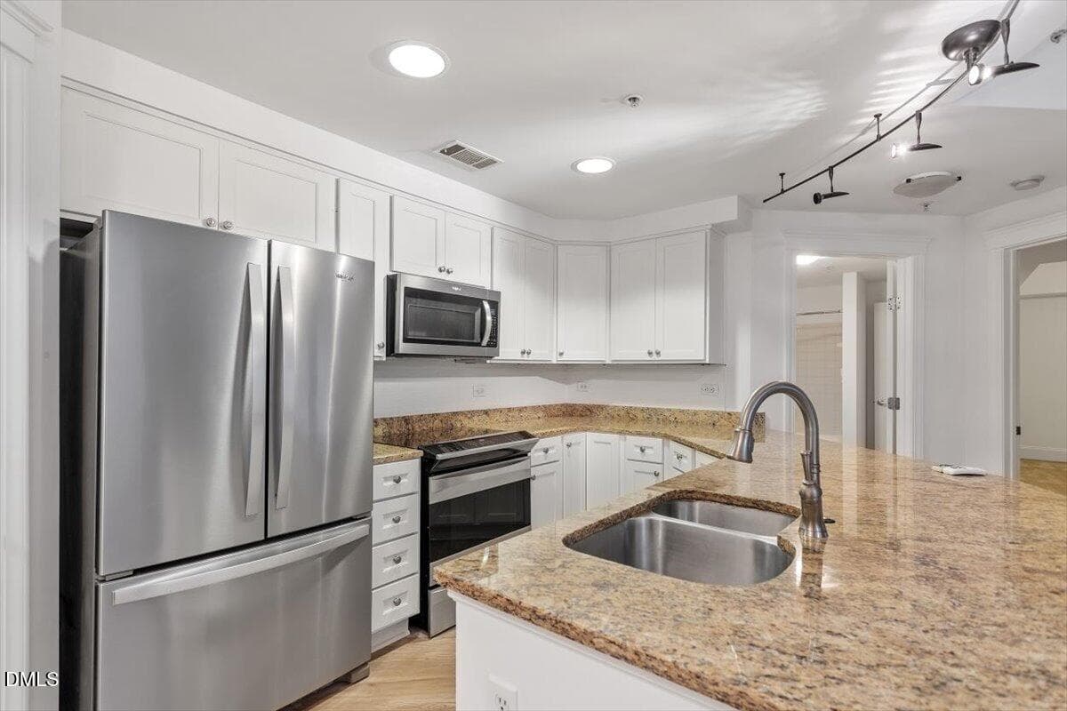 05-222 Glenwood Ave _218 [2050653]_05 - 222 Glenwood Avenue 218, Raleigh, NC 27603, Raleigh