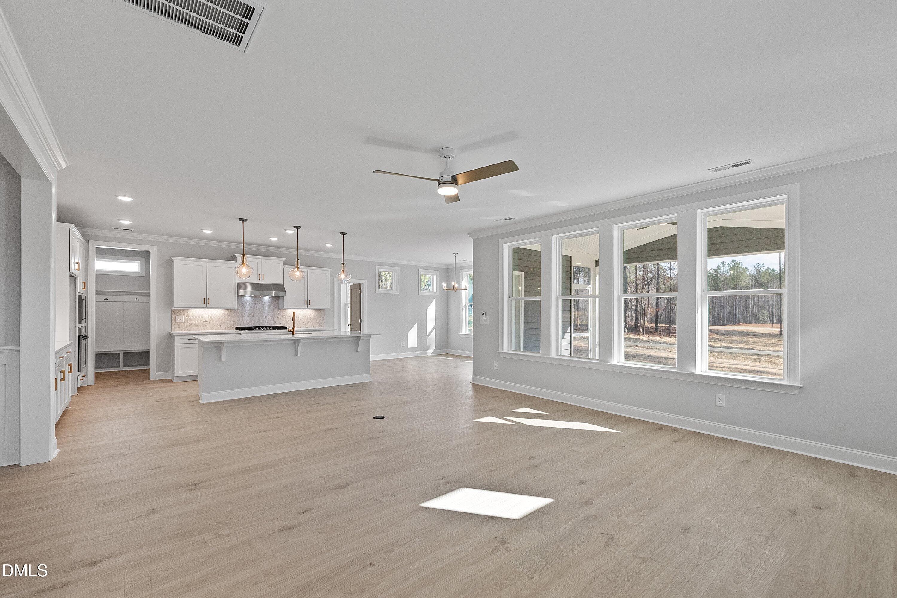 Family room - 45 W Victoria Ridge Drive 32, Selma, NC 27576