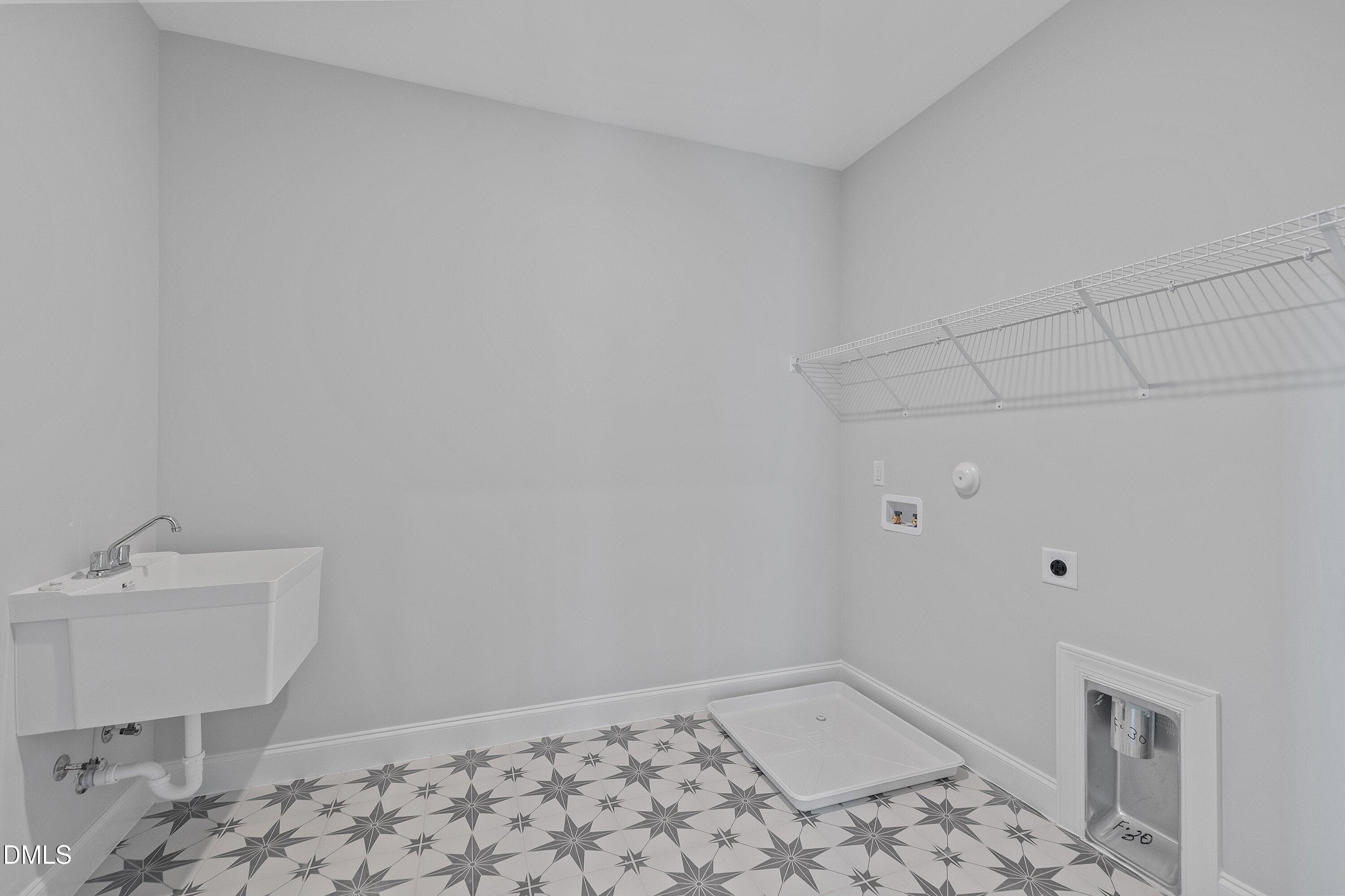 Laundry room - 45 W Victoria Ridge Drive 32, Selma, NC 27576