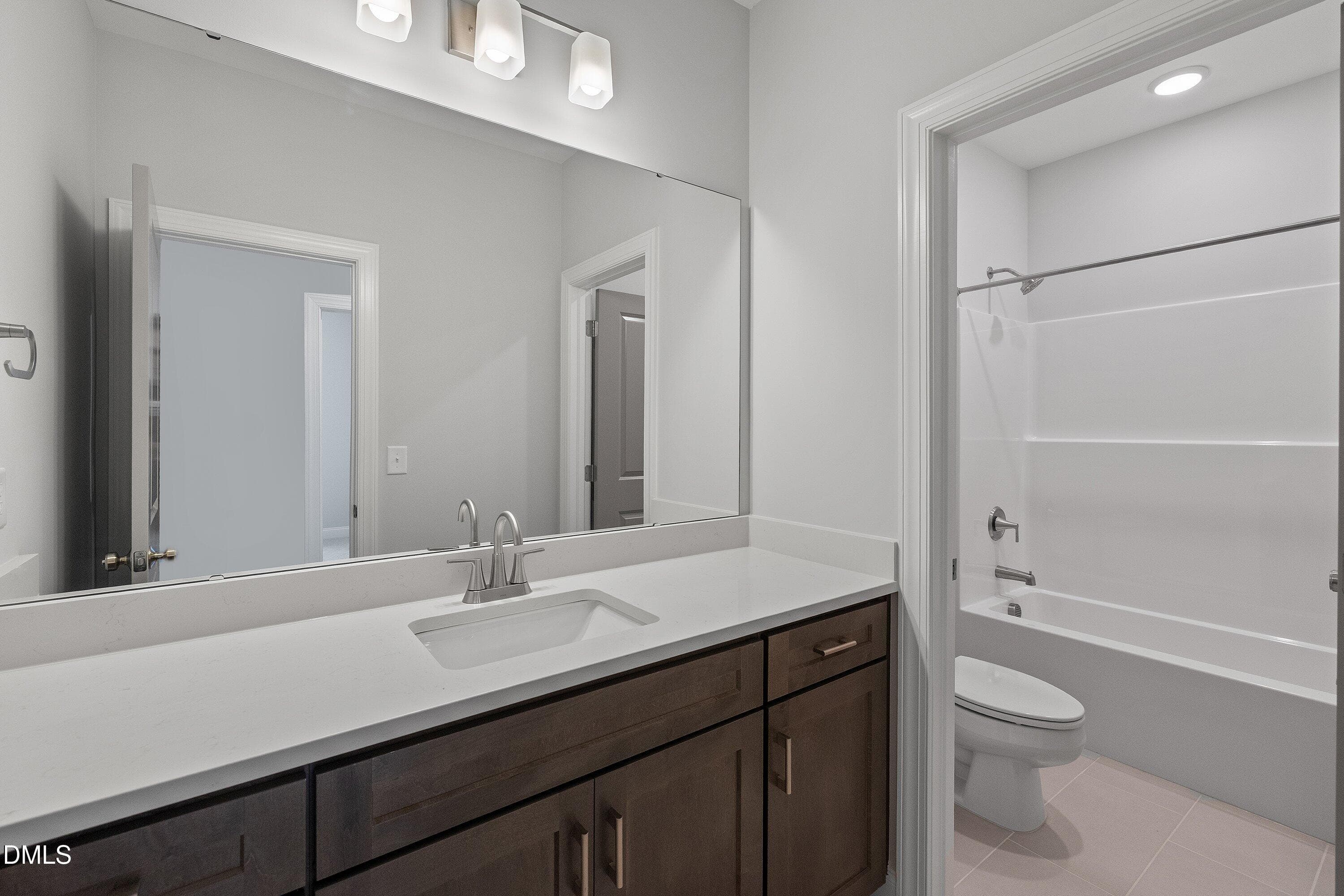 Guest Bath - 45 W Victoria Ridge Drive 32, Selma, NC 27576