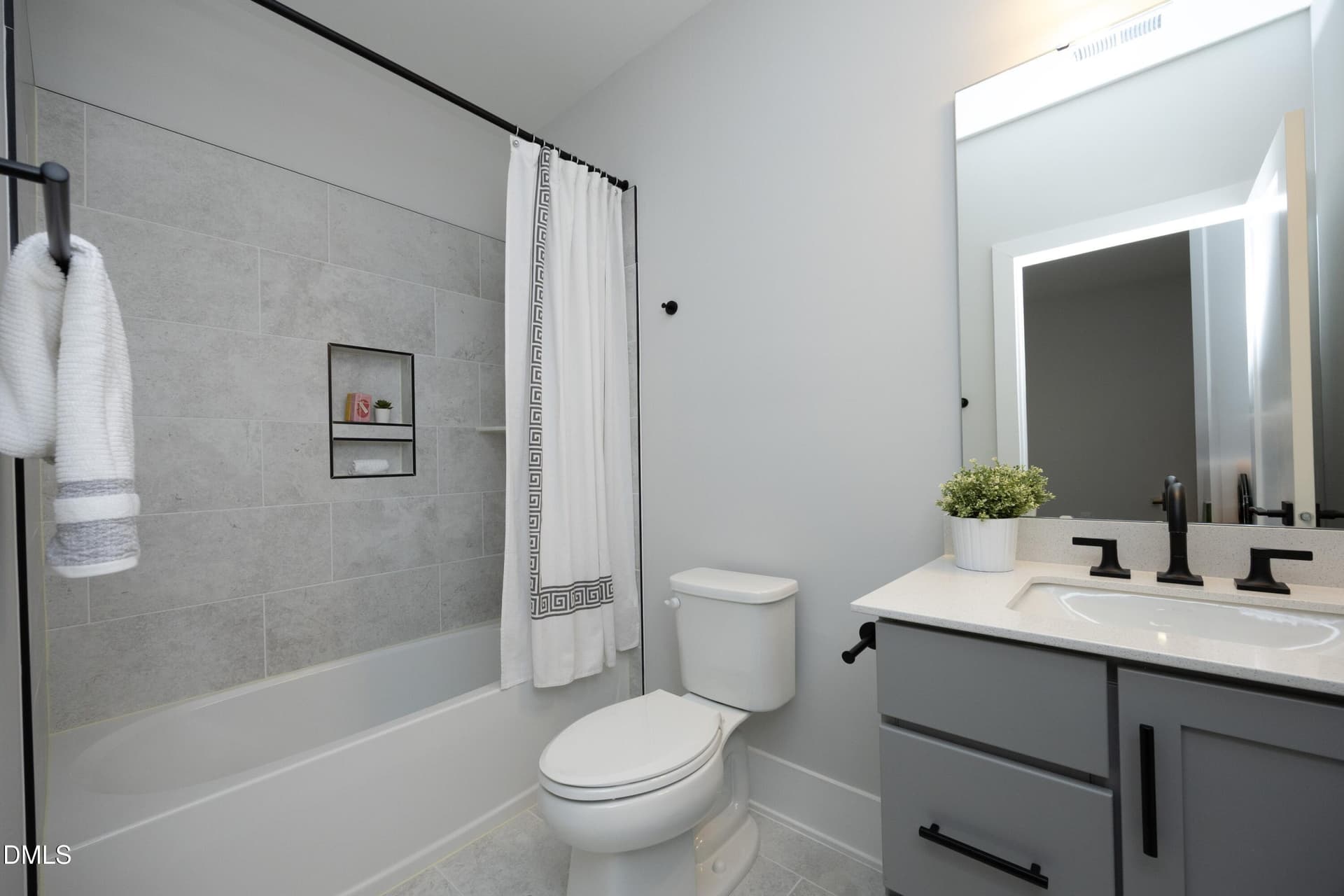 39BathInBedroom - 816 Timber Mist Court, Cary, NC 27519
