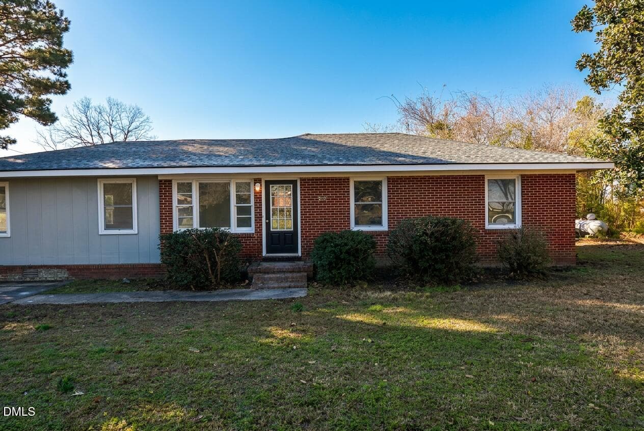 Front Elevation - 703 W Main Street, Clinton, NC 28328