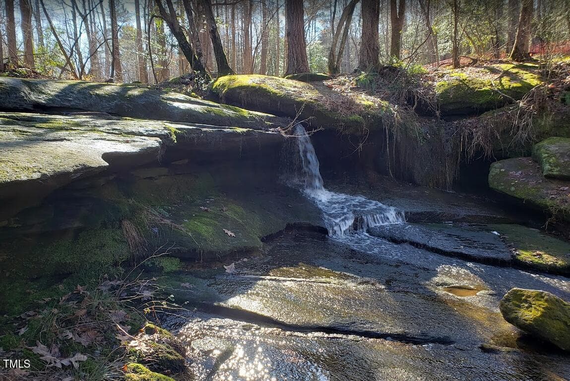 Kalas Falls Water Fall 2 - 2112 Stoneridge Barn Way, Wake Forest, NC 27587