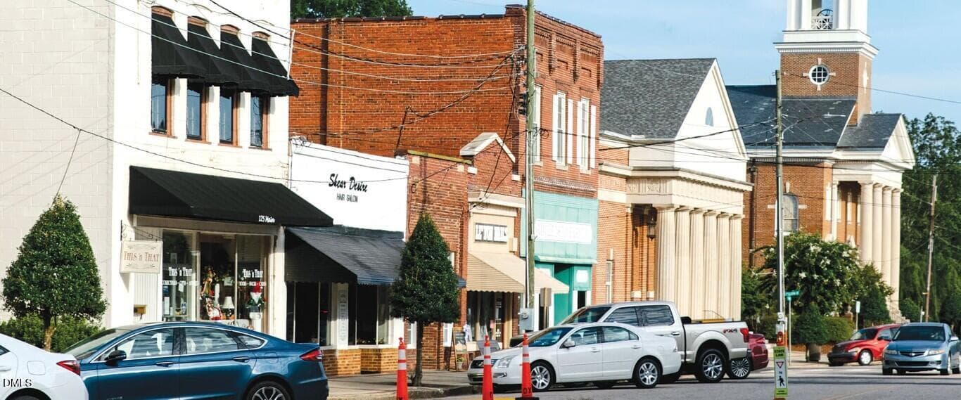 Downtown Oxford 2 (Medium) - 204 Cardinal Court, Oxford, NC 27565