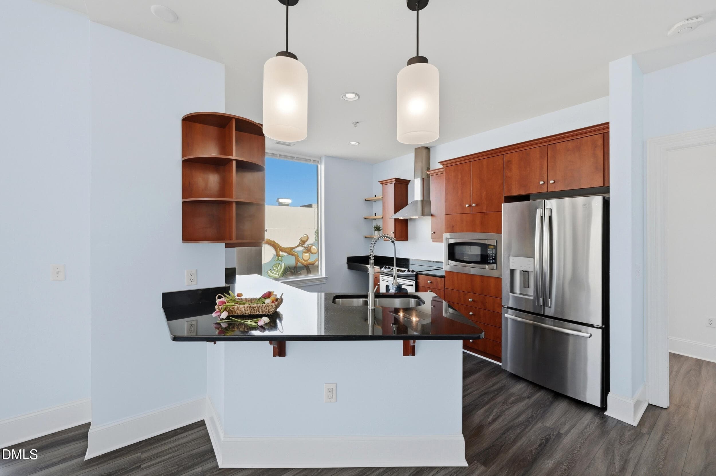 Kitchen/bar - 400 W North Street 810, Raleigh, NC 27603, Raleigh