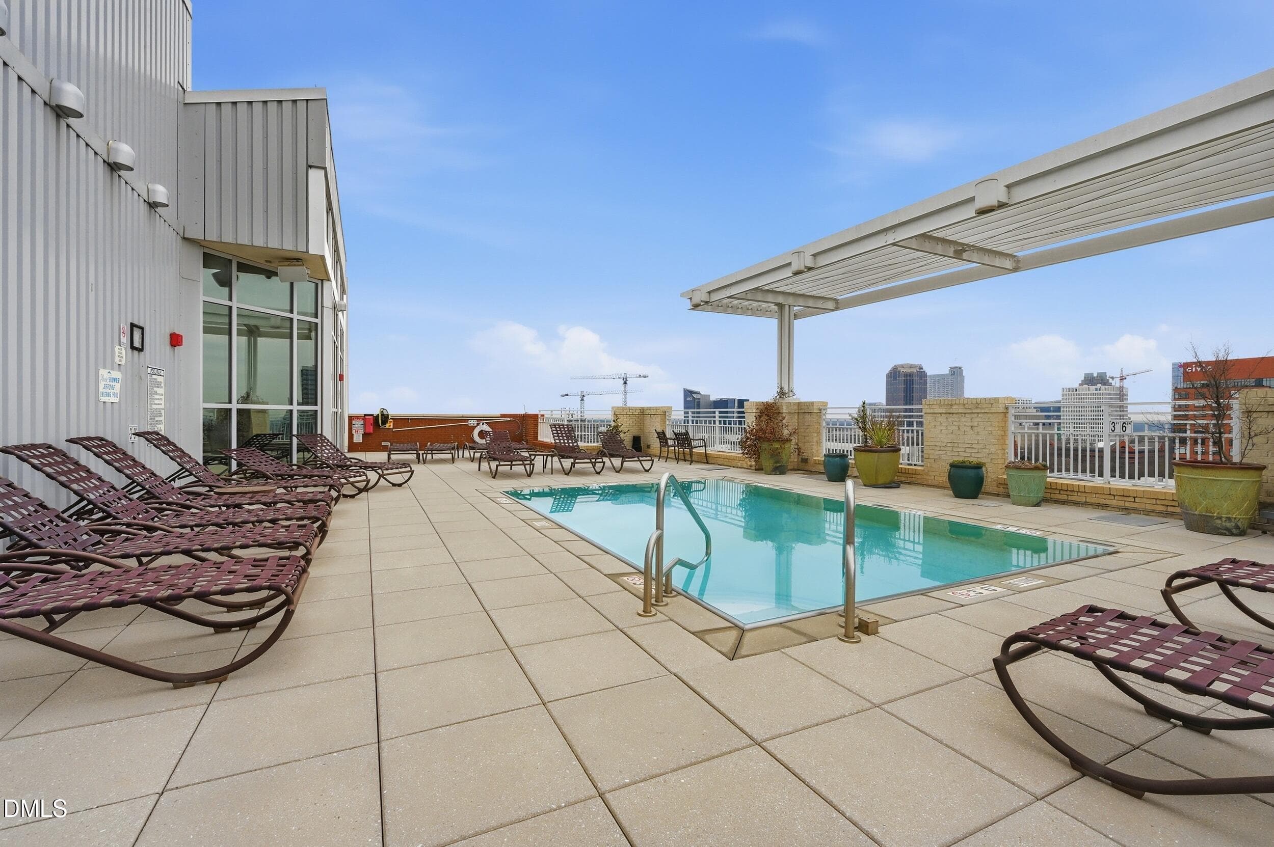 Salt water pool - 400 W North Street 810, Raleigh, NC 27603, Raleigh
