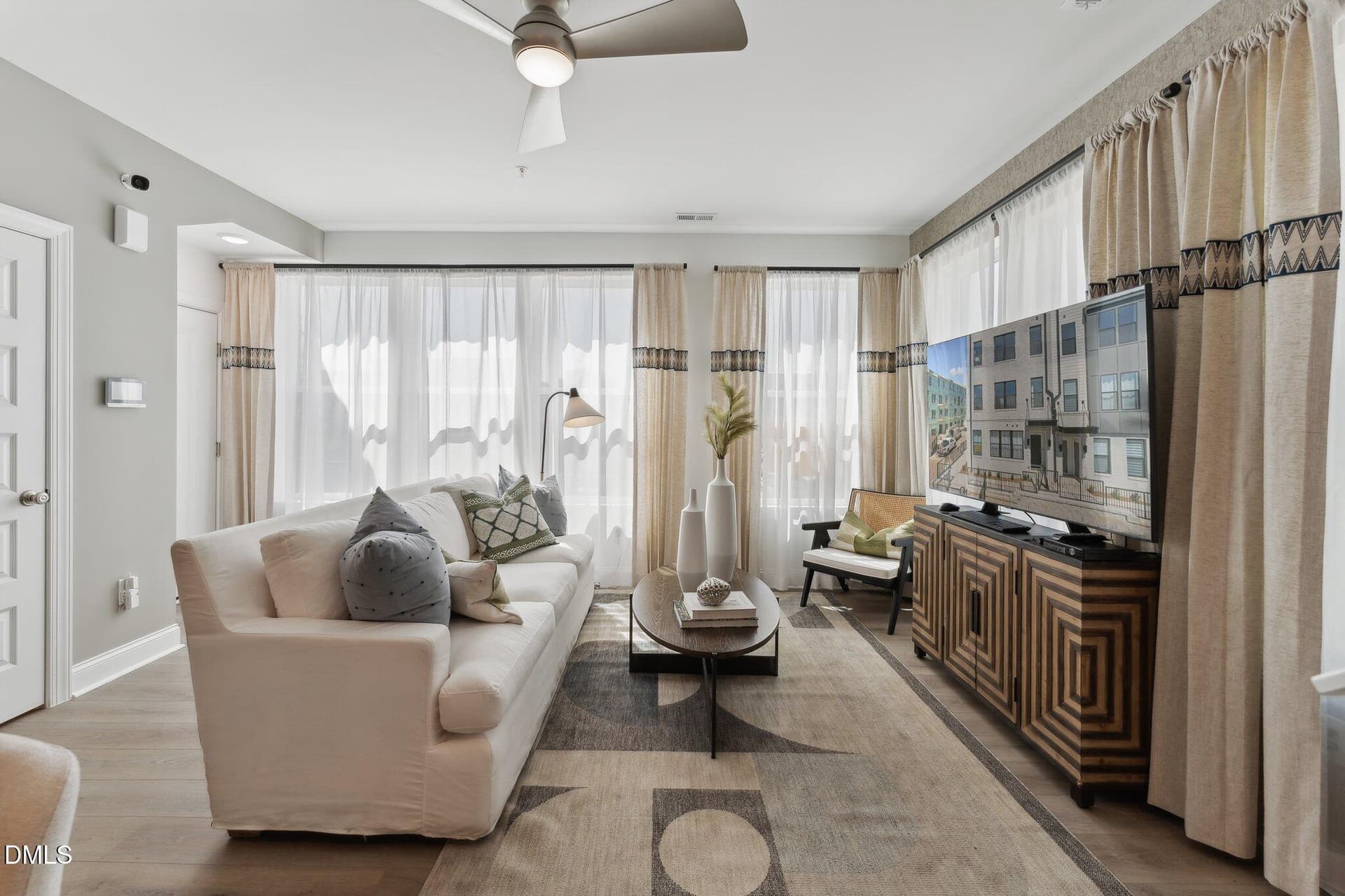 Living - 148 N White Street #100, Wake Forest, NC 27587