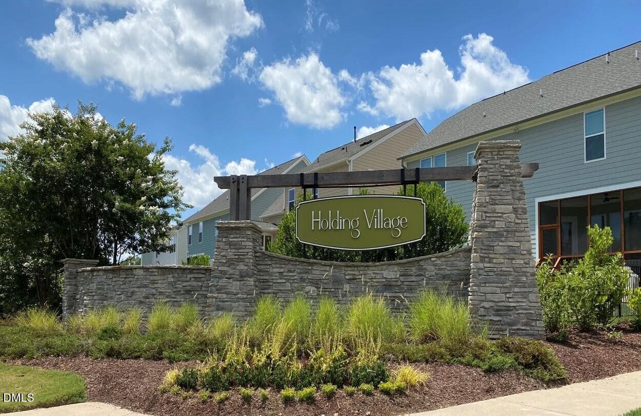 HV Community Monument - 600 Brackenberry Alley, Wake Forest, NC 27587