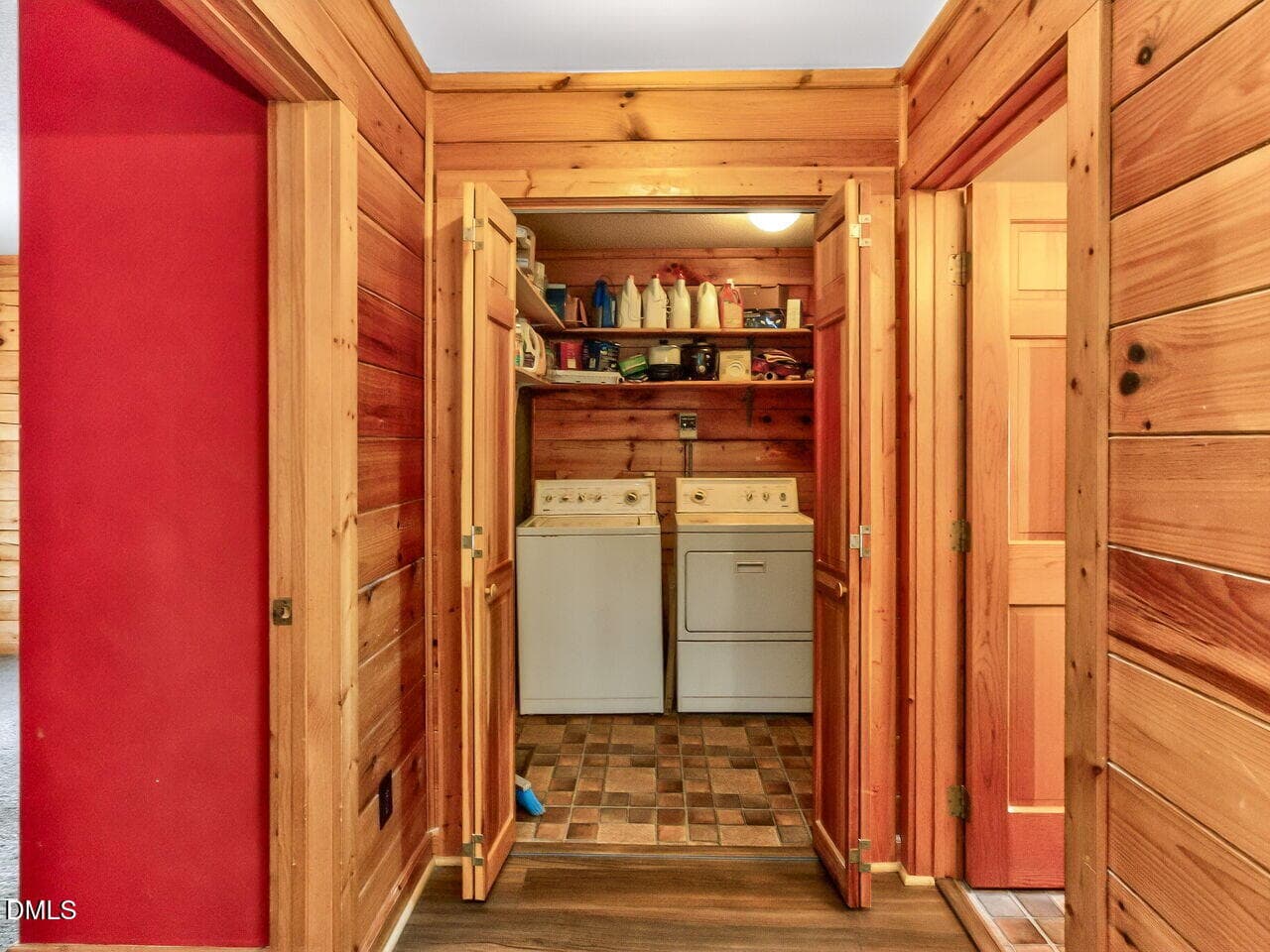 020-1280x960-hallway-laundry-closet - 9759b Cleveland Road, Clayton, NC 27520