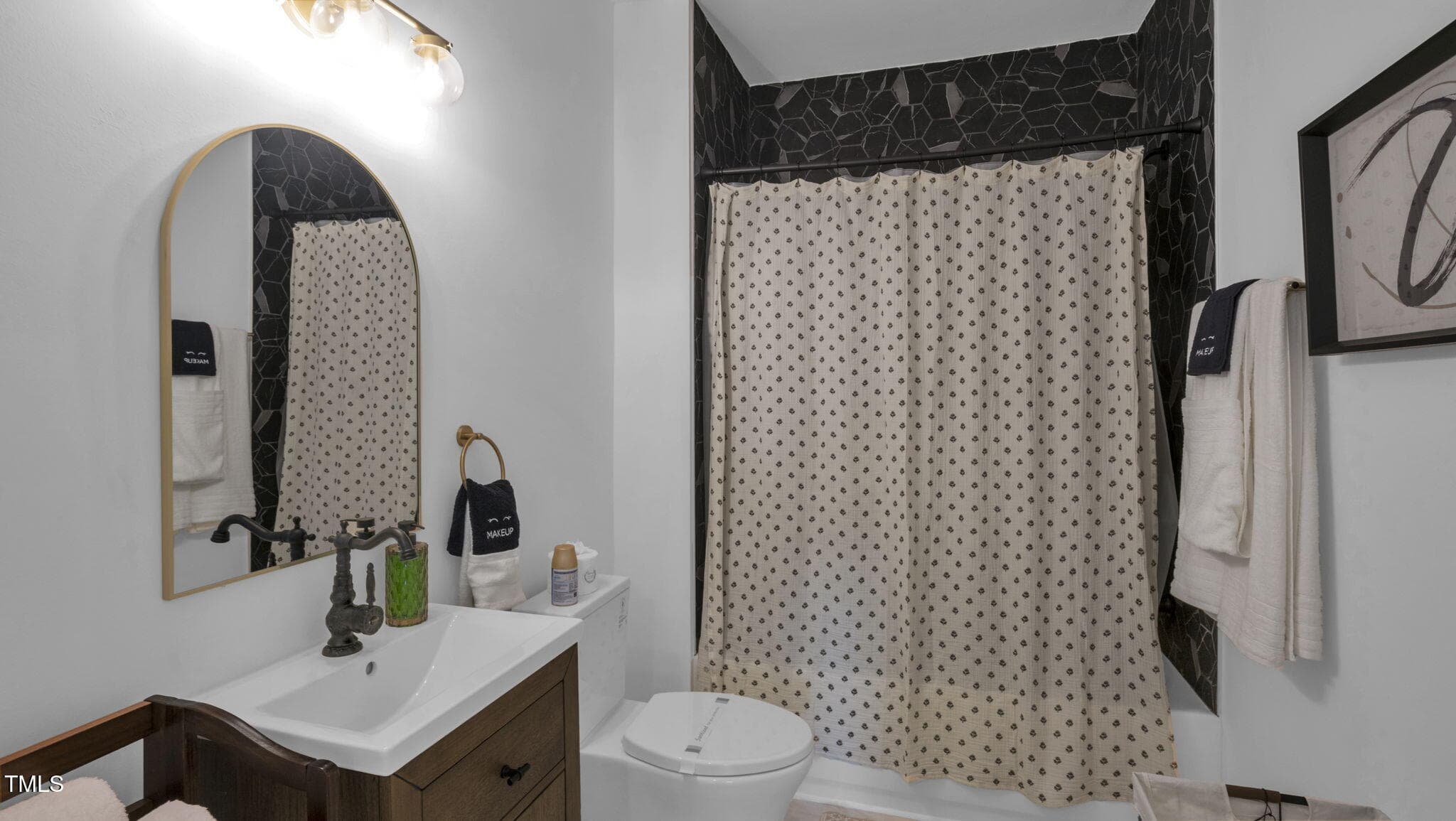 Shared upstairs bath - 1307 Wake Forest Road, Raleigh, NC 27604, Raleigh