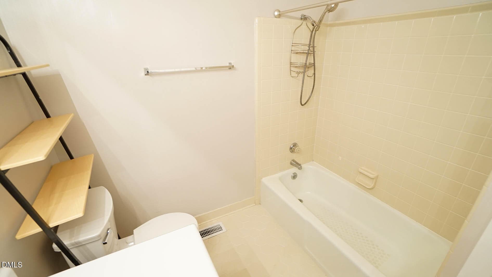 Guest Bath - 1427 Quarter Point, Raleigh, NC 27615, Raleigh