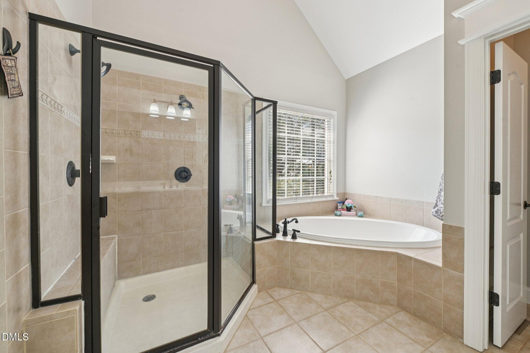 31-web-or-mls-Coneflower Ct-S2703-031 - 47 Coneflower, Chapel Hill, NC 27517, Chapel Hill