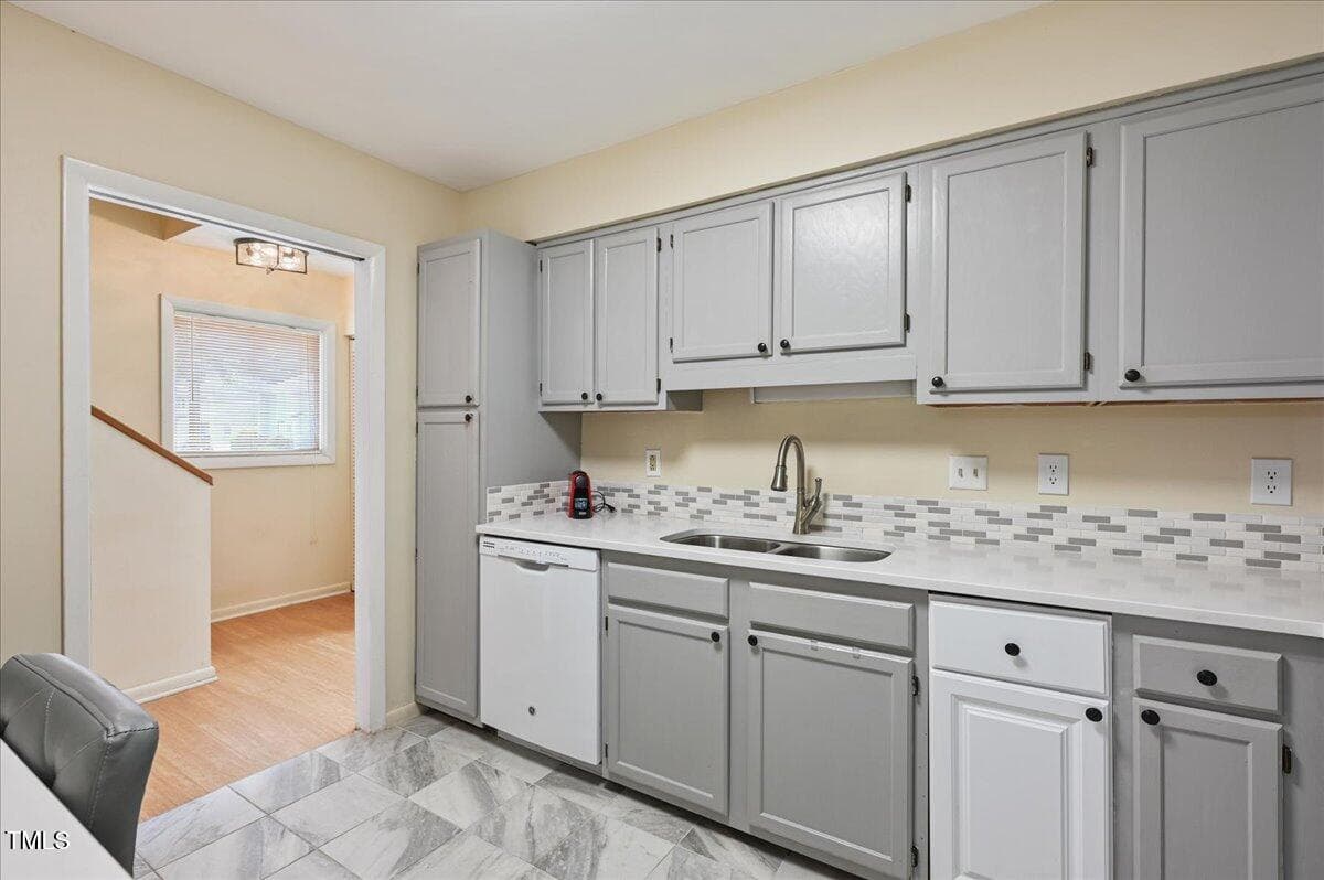 08-25 - 250 S Estes Drive Apt 115, Chapel Hill, NC 27514, Chapel Hill